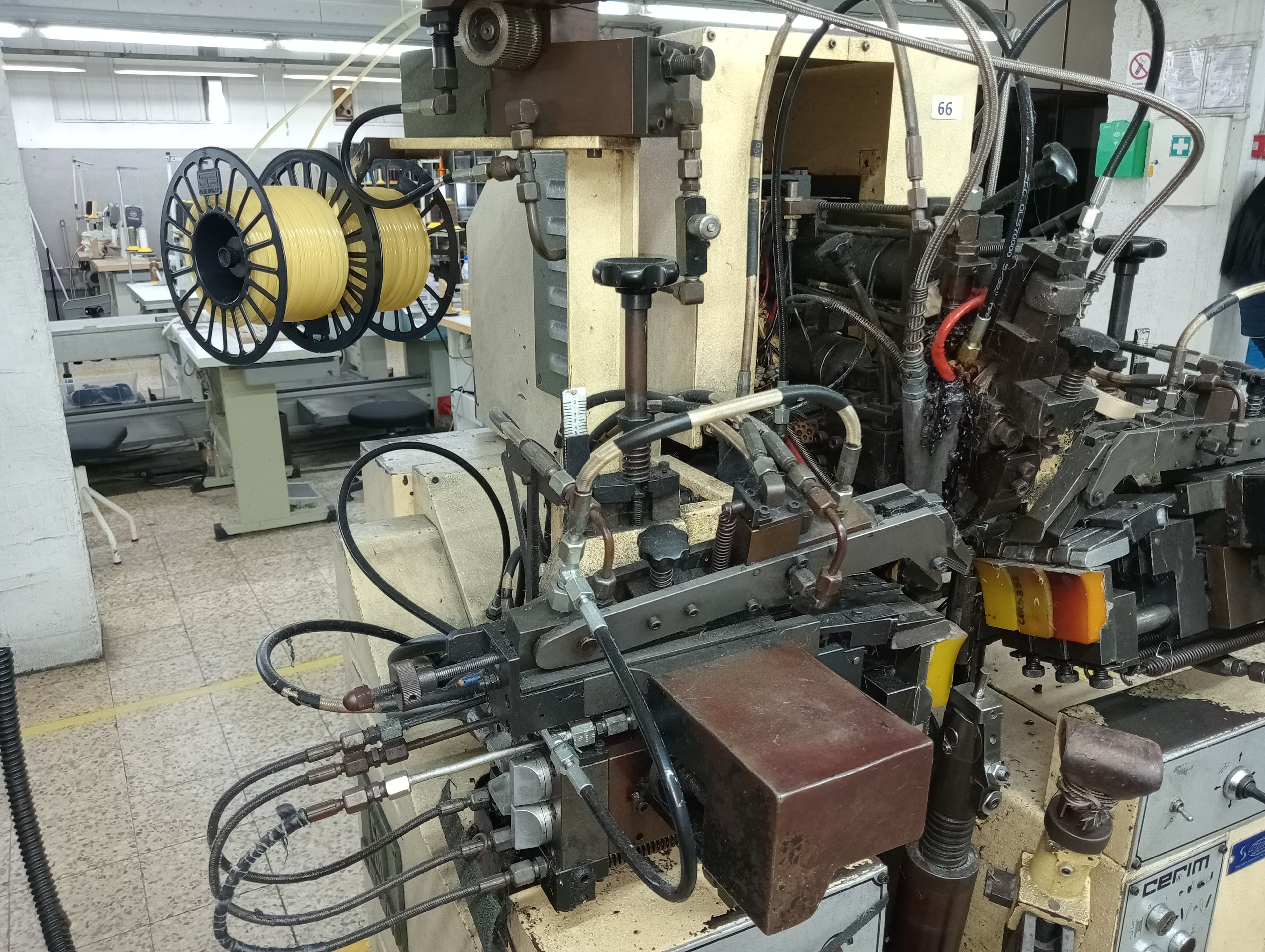 Équipements pour l'Industrie du Chaussure — image 133