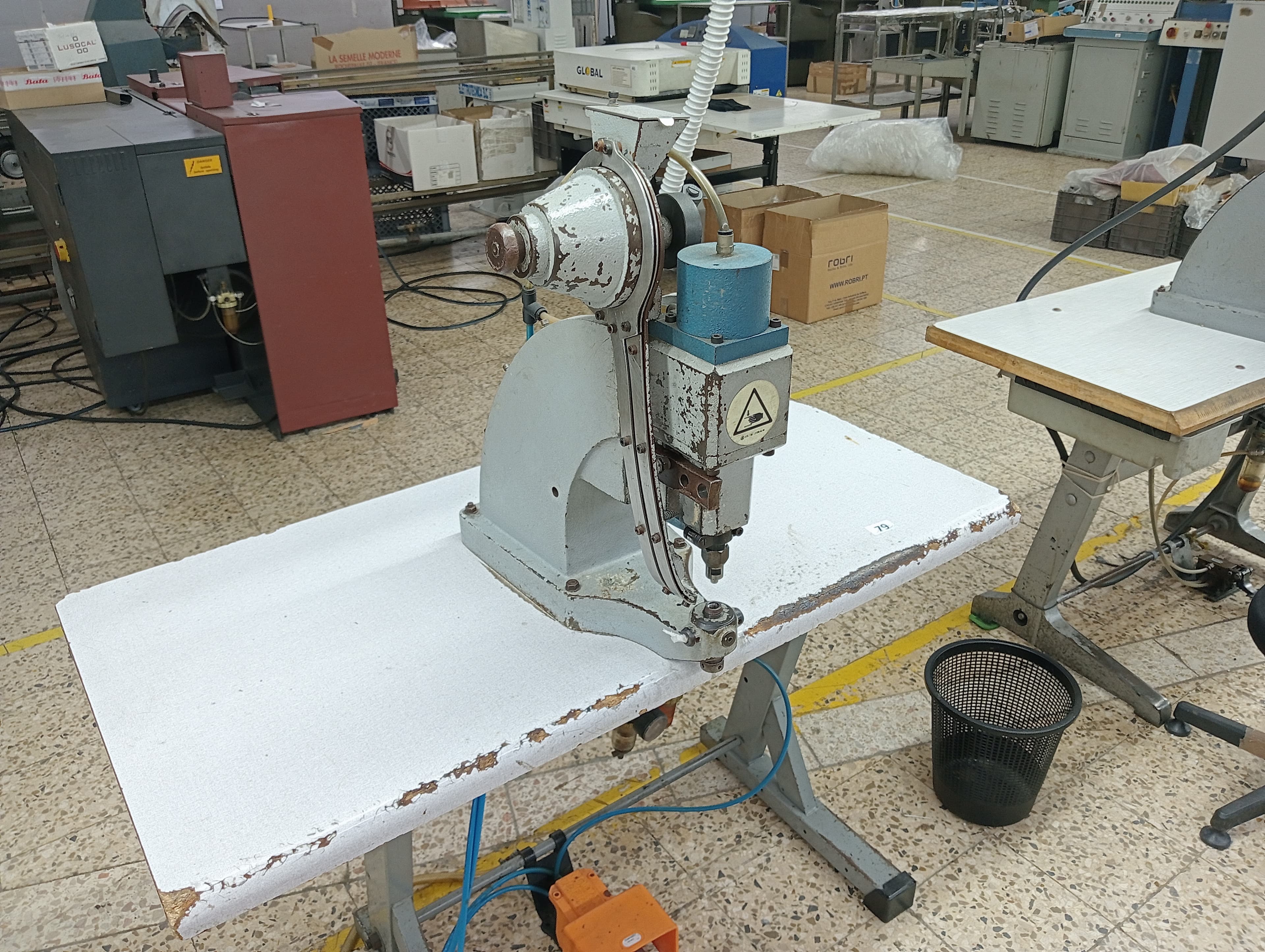 Équipements pour l'Industrie du Chaussure — image 118