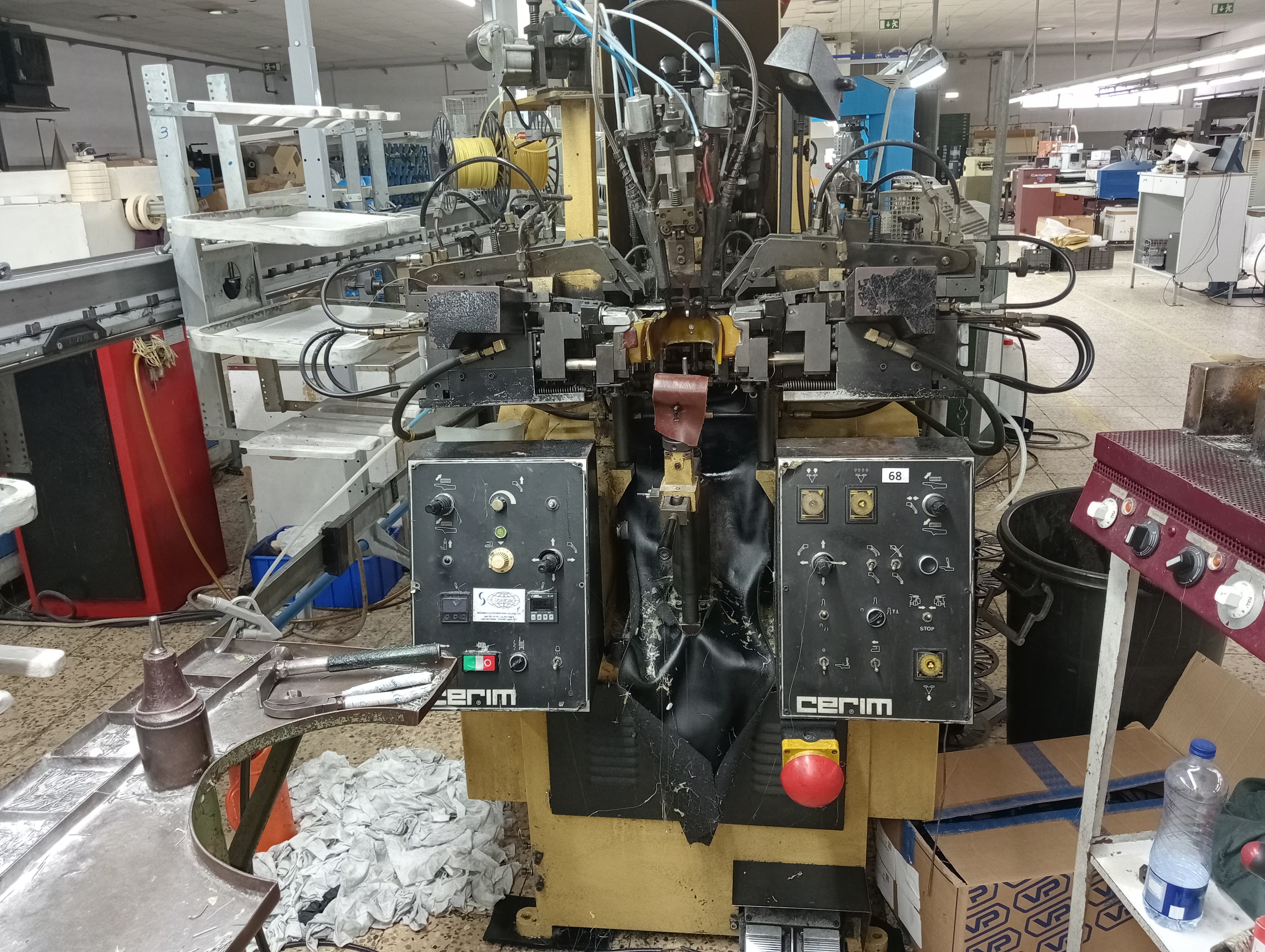 Équipements pour l'Industrie du Chaussure — image 128