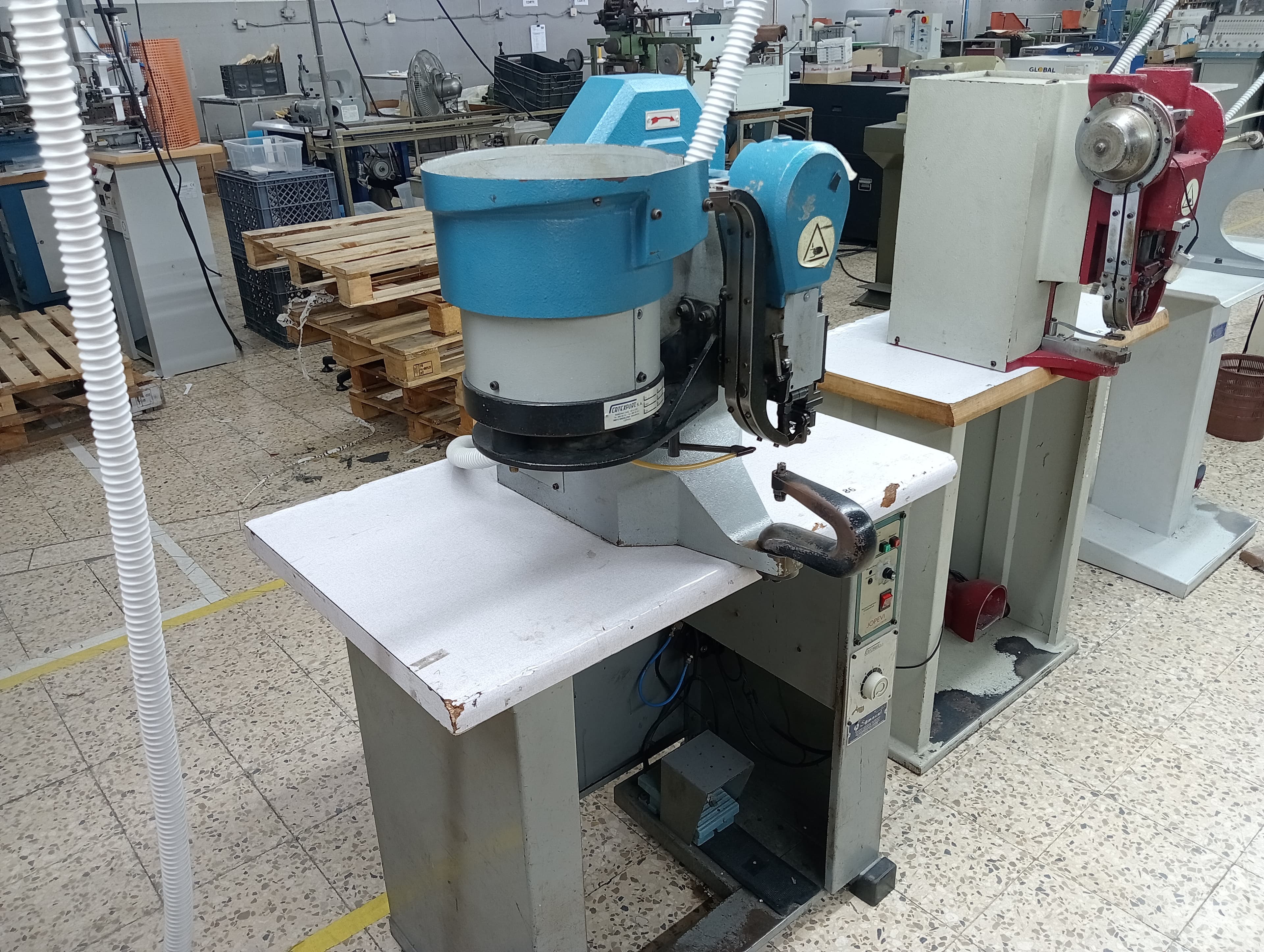 Équipements pour l'Industrie du Chaussure — image 113