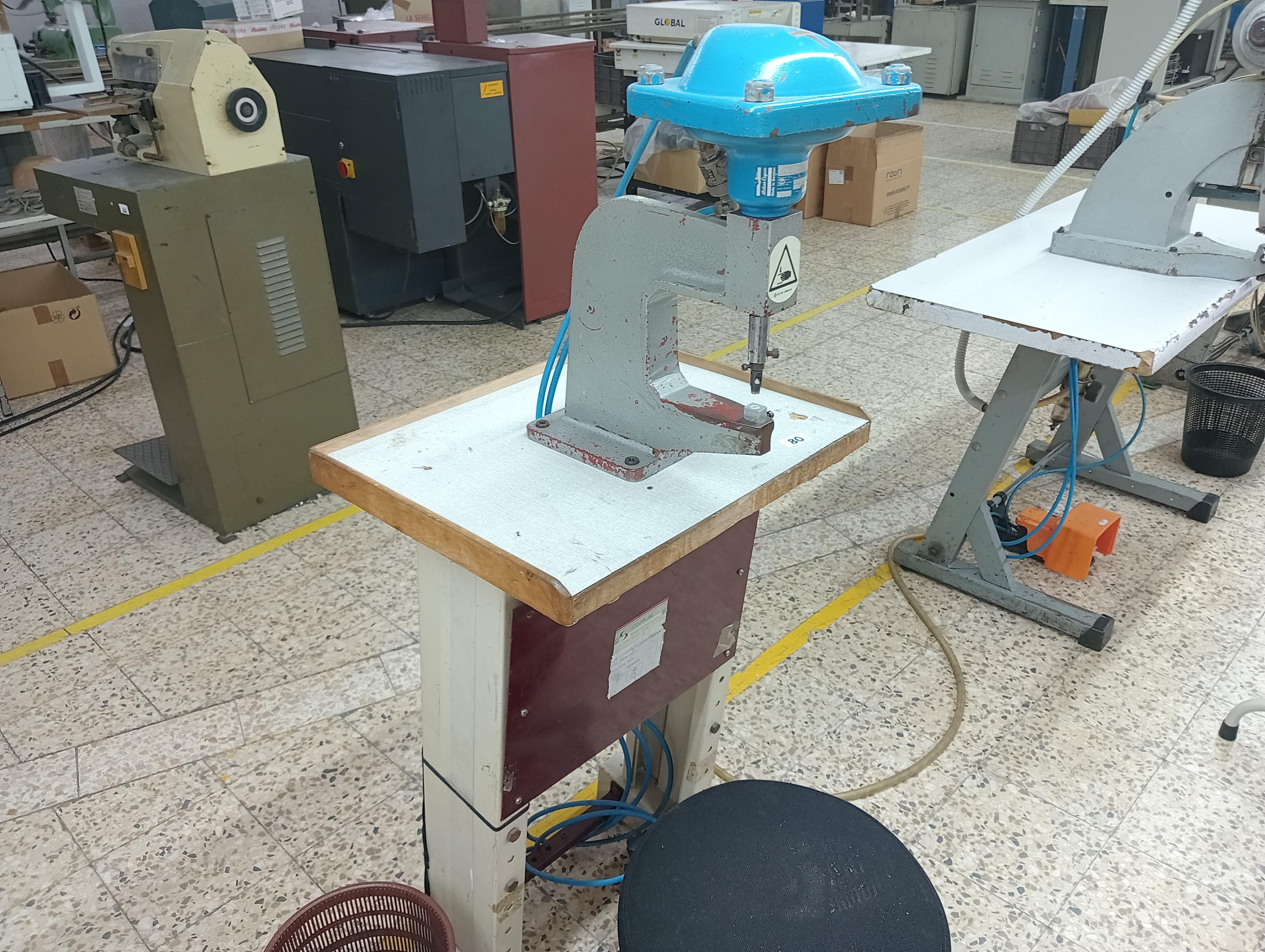 Équipements pour l'Industrie du Chaussure — image 119