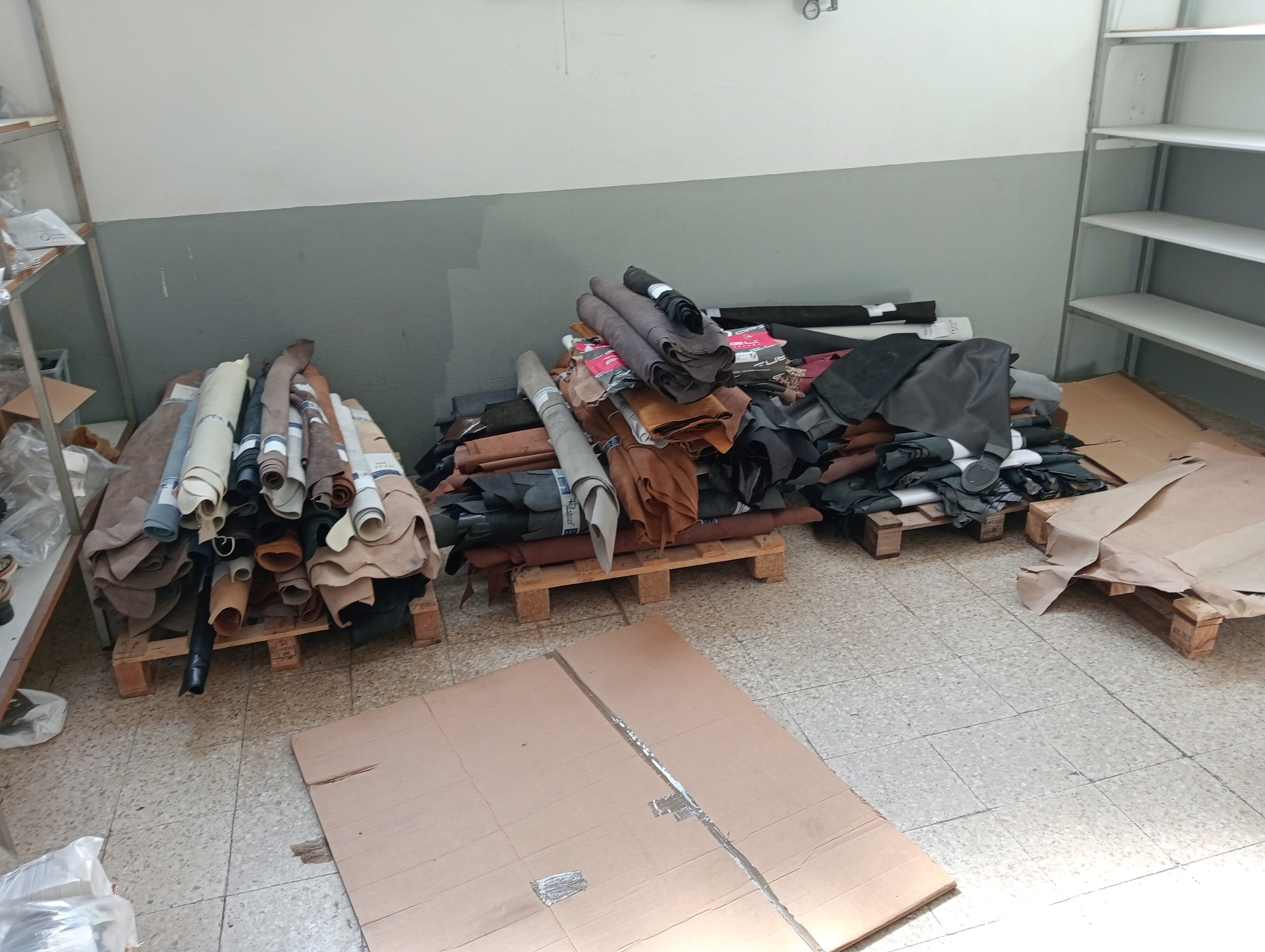 Équipements pour l'Industrie du Chaussure — image 219