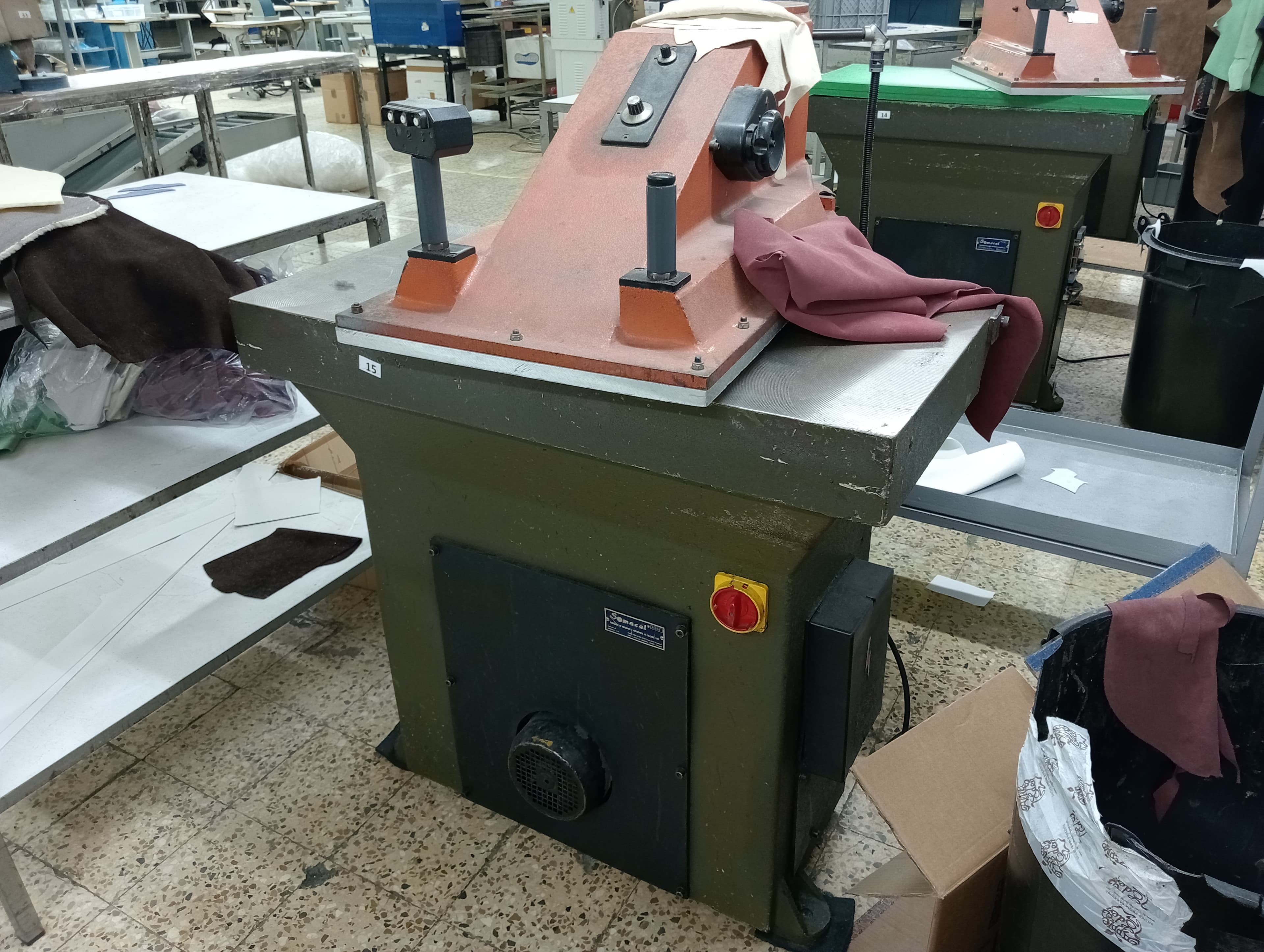 Équipements pour l'Industrie du Chaussure — image 208