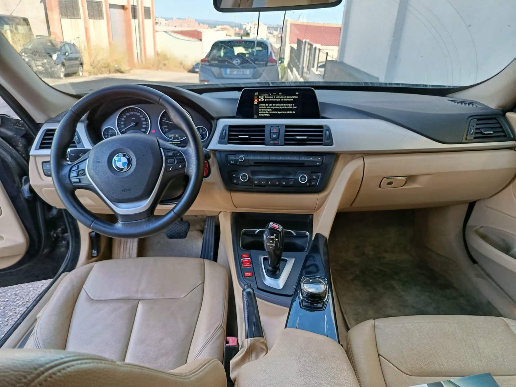 BMW 318 D GT · Ano 2016 — imagem 7
