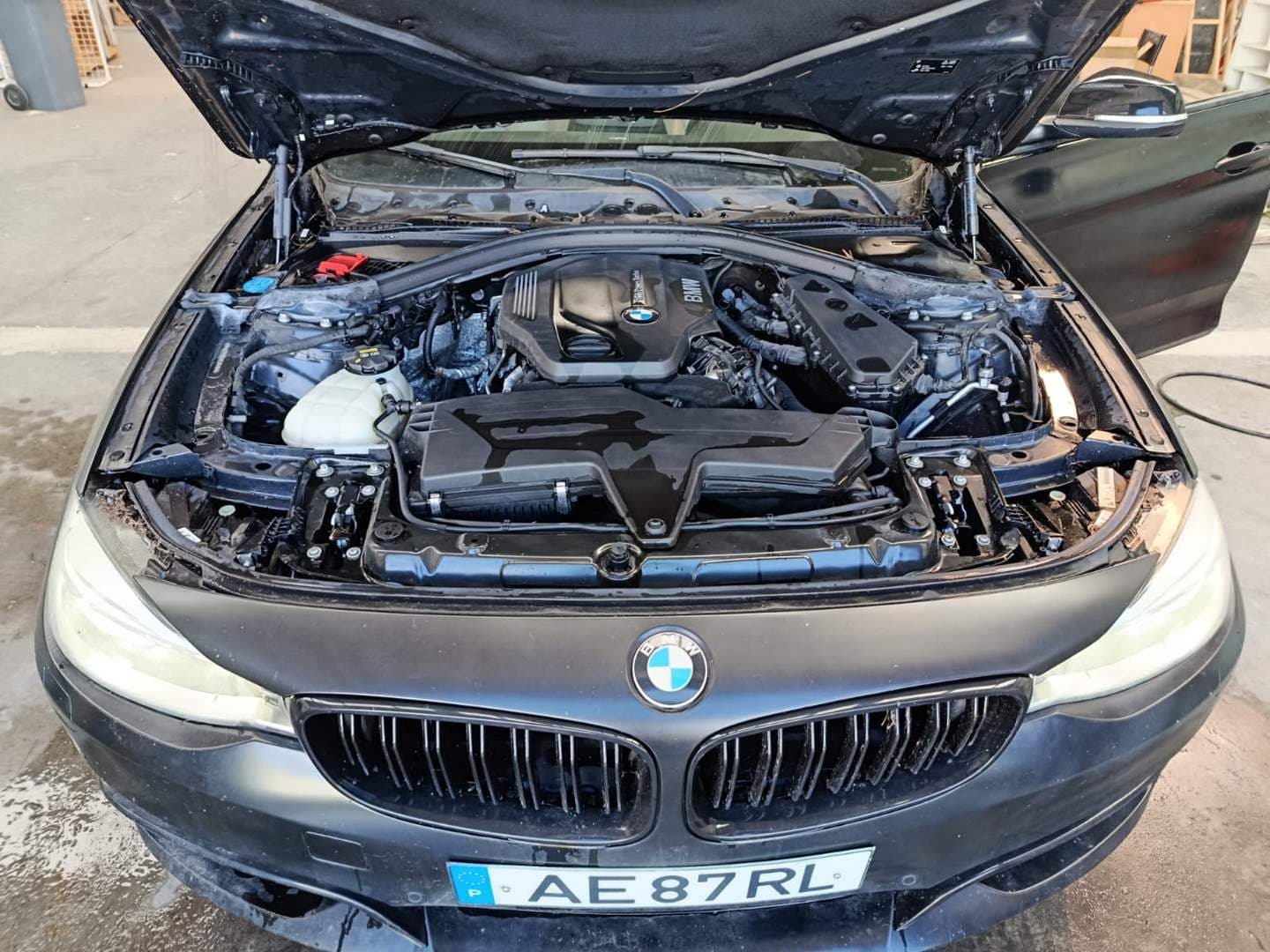 BMW 318 D GT · Ano 2016 — imagem 15