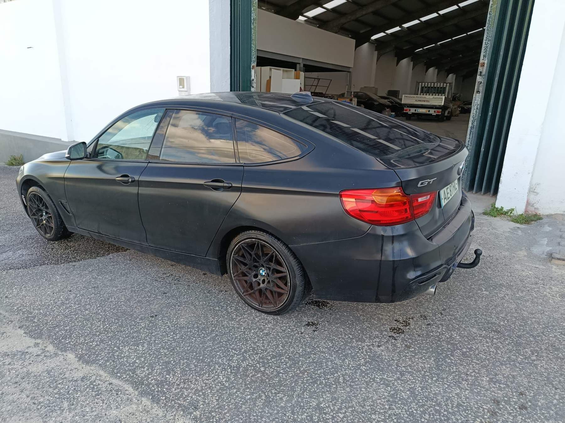 BMW 318 D GT · Ano 2016 — imagem 2