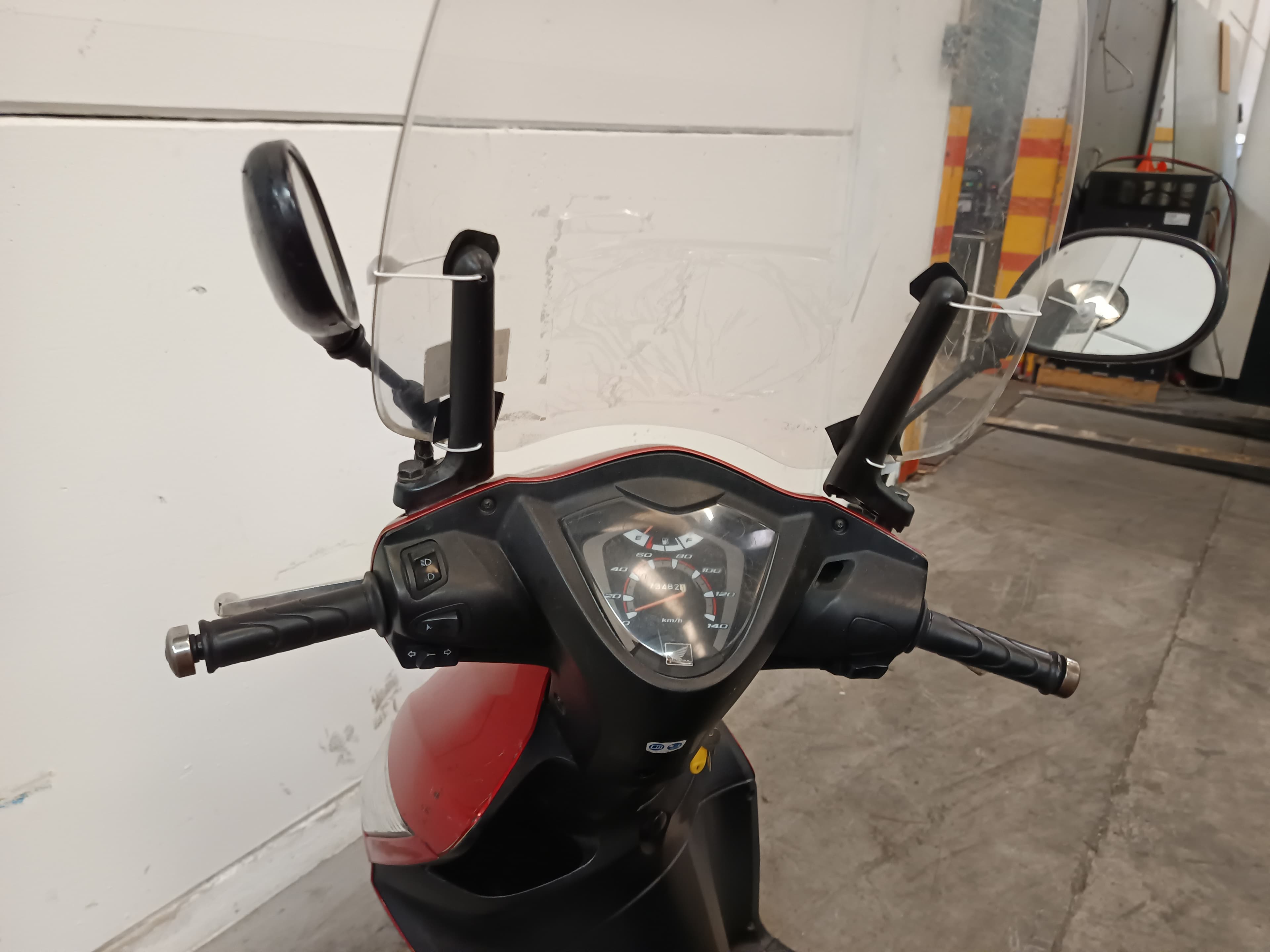 Honda Vision · Año 2013 — imagen 10