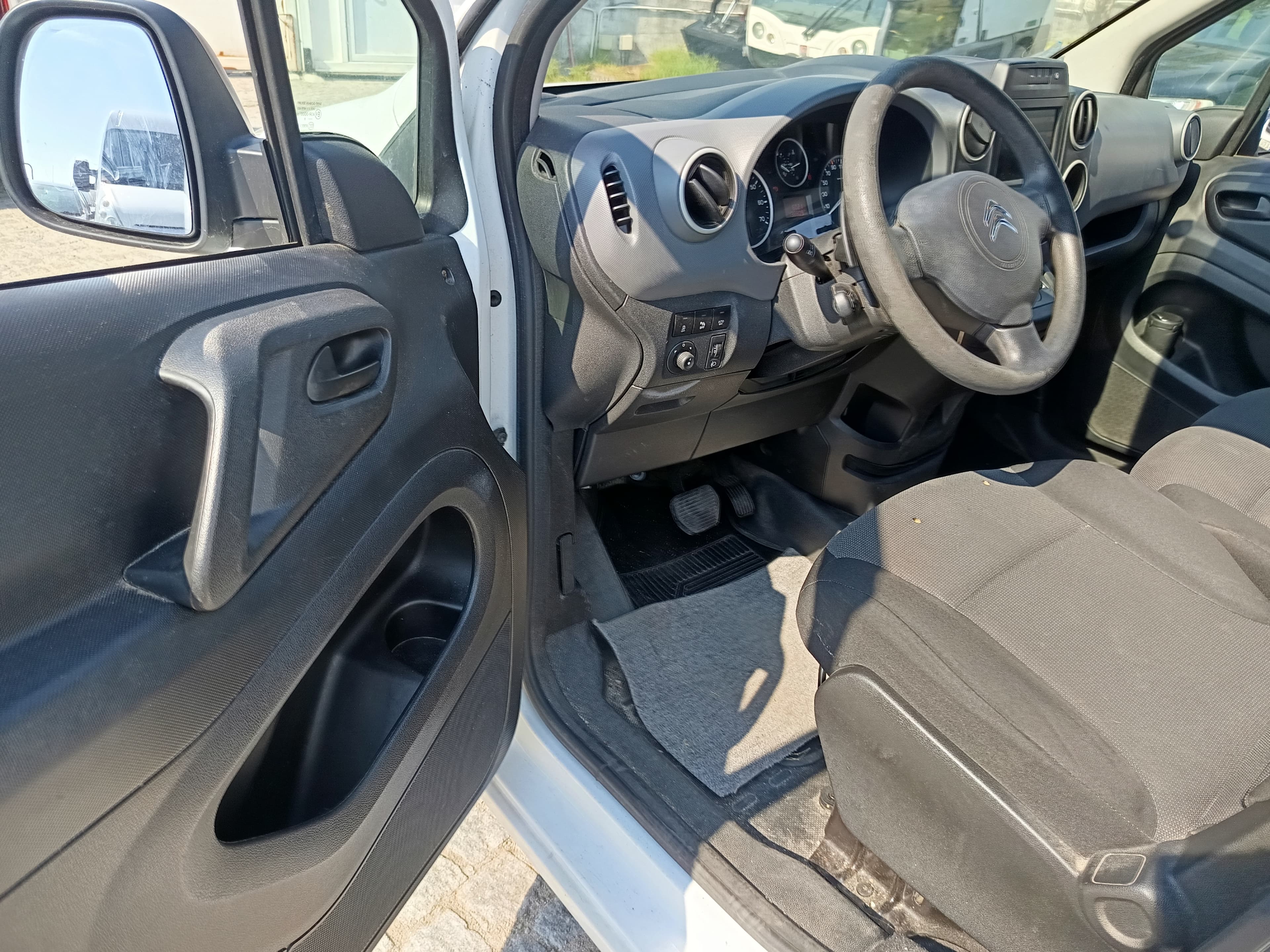 Citroën Berlingo · Ano 2018 — imagem 25