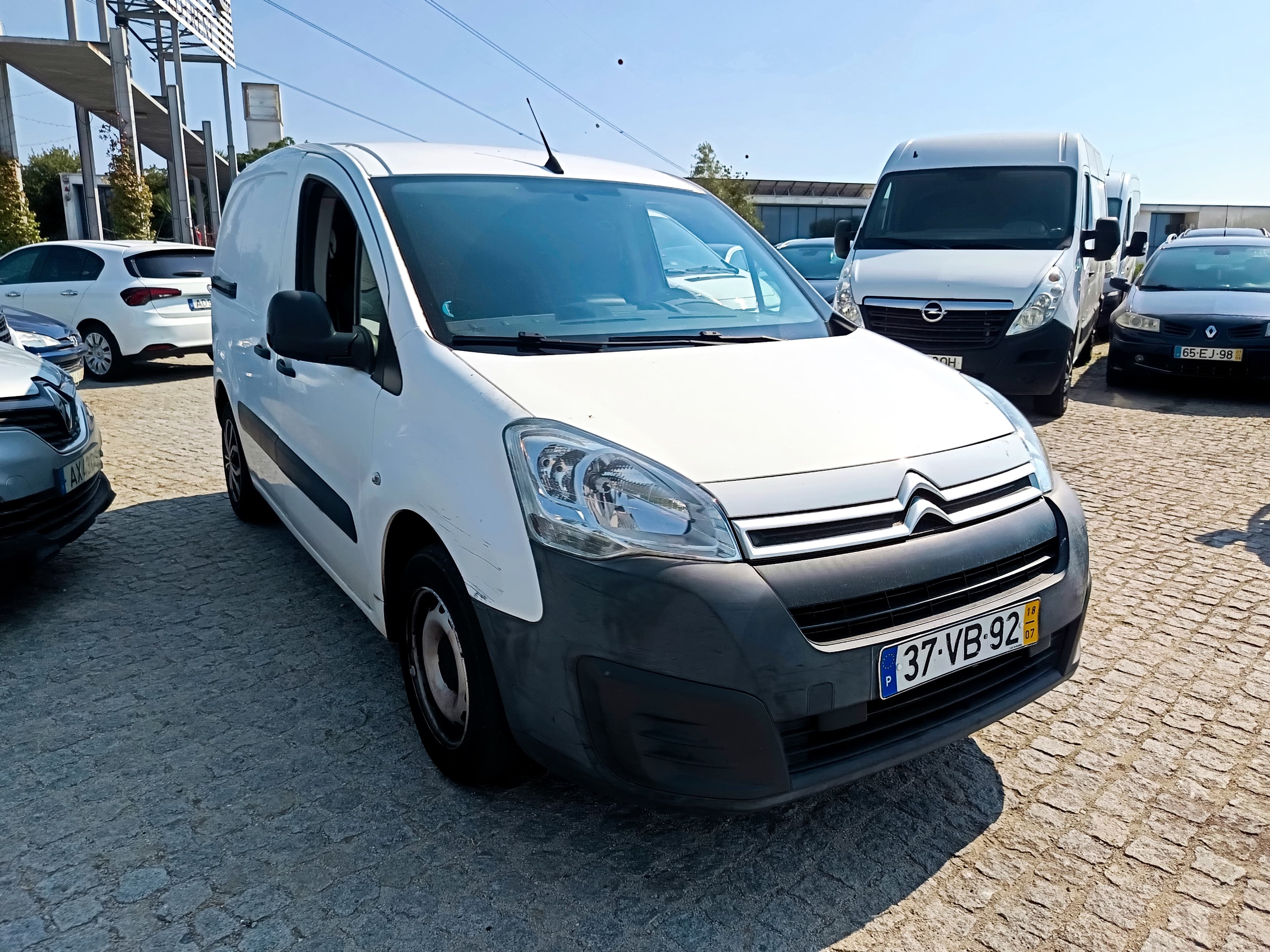 Citroën Berlingo · Ano 2018 — imagem 3