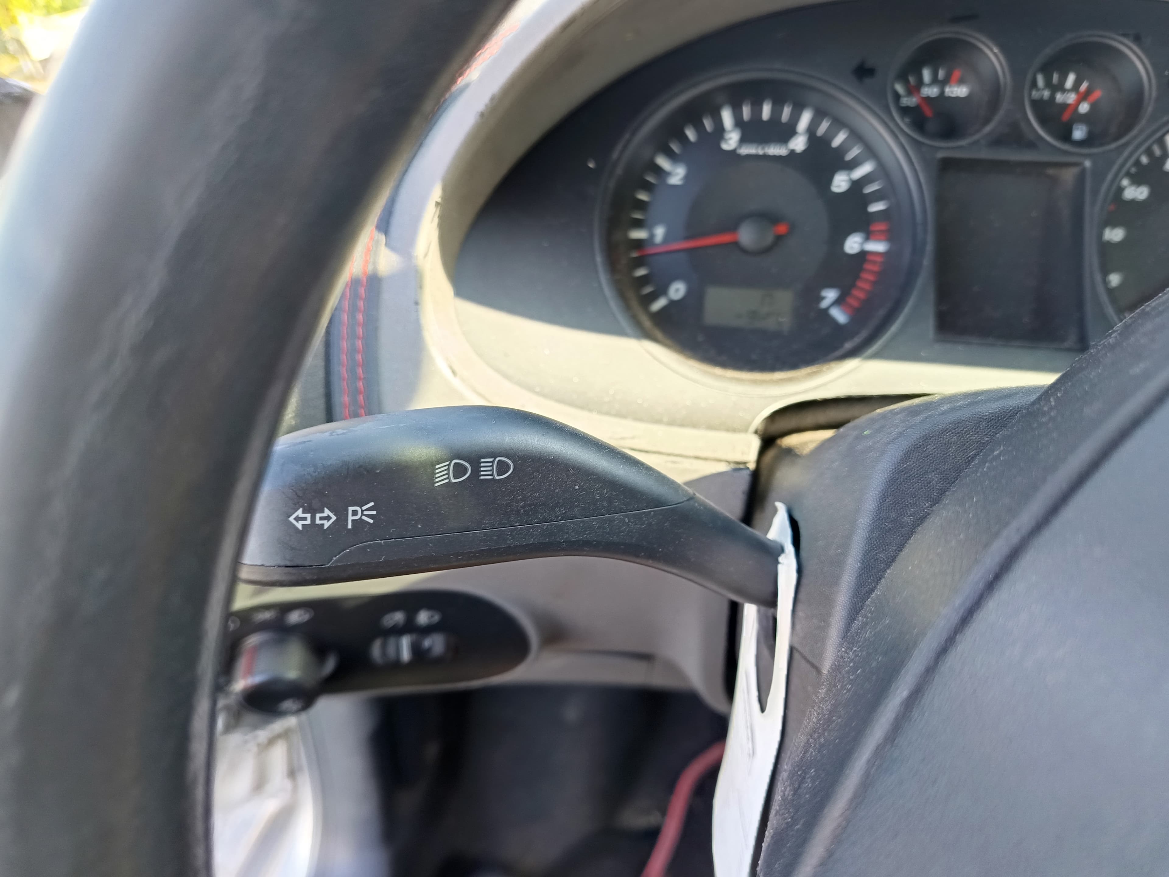 Seat Ibiza · Ano 2002 — image 49