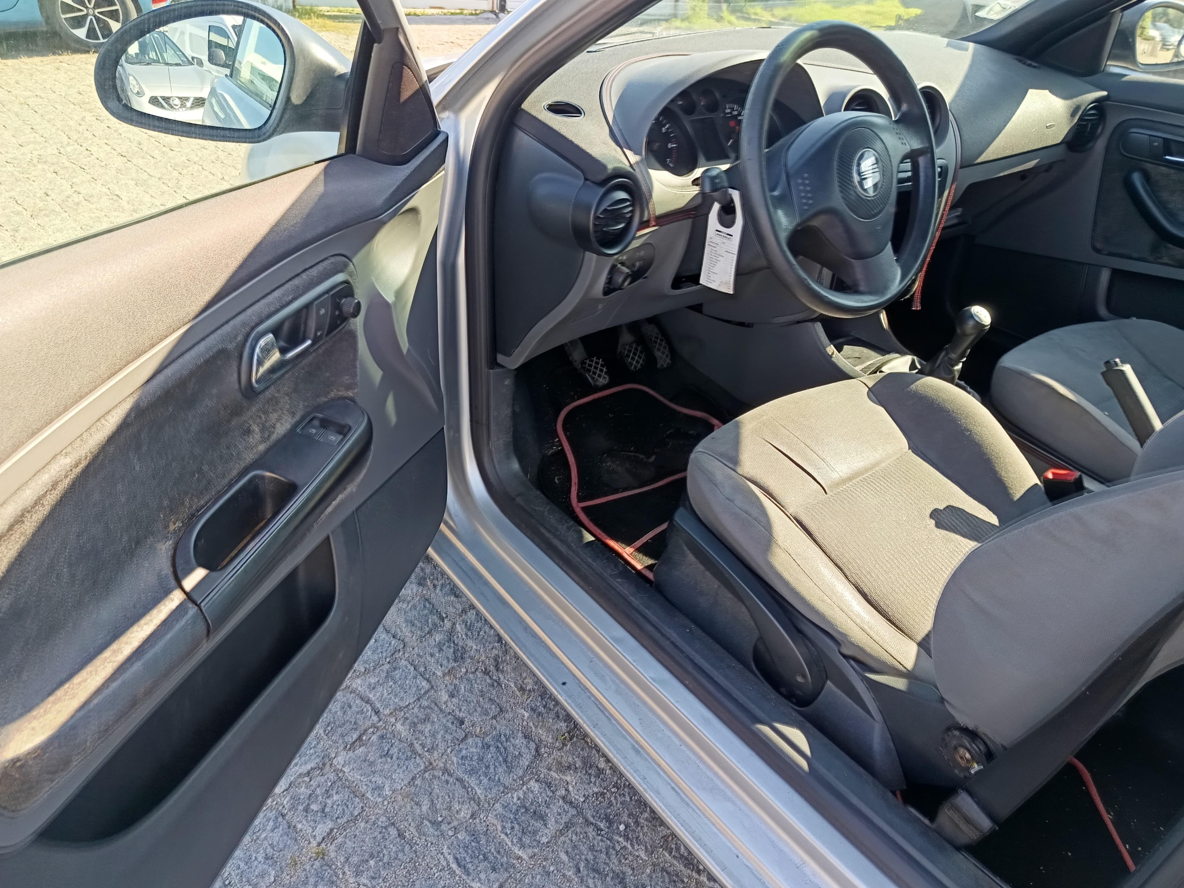 Seat Ibiza · Ano 2002 — image 35