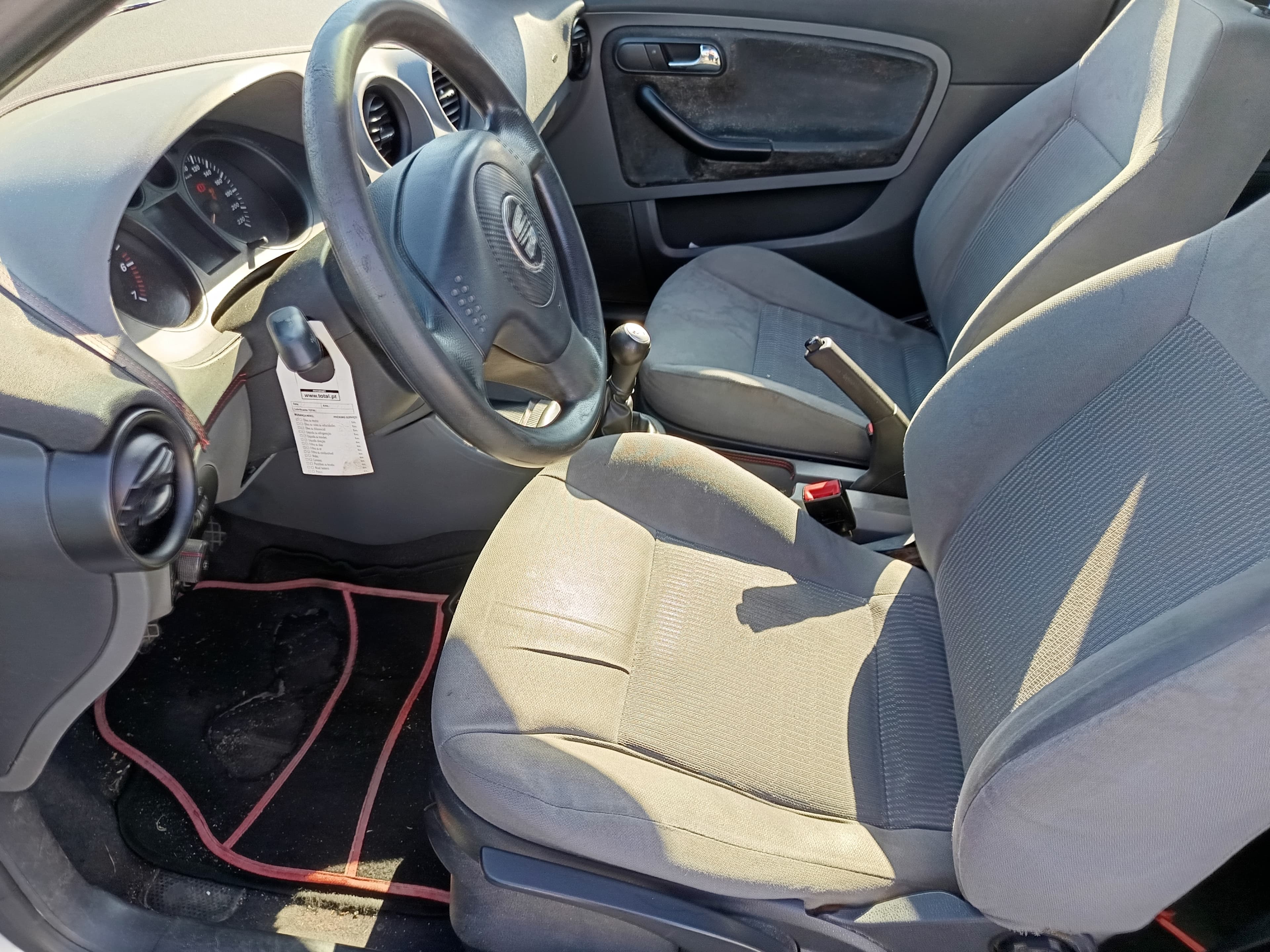 Seat Ibiza · Ano 2002 — image 39