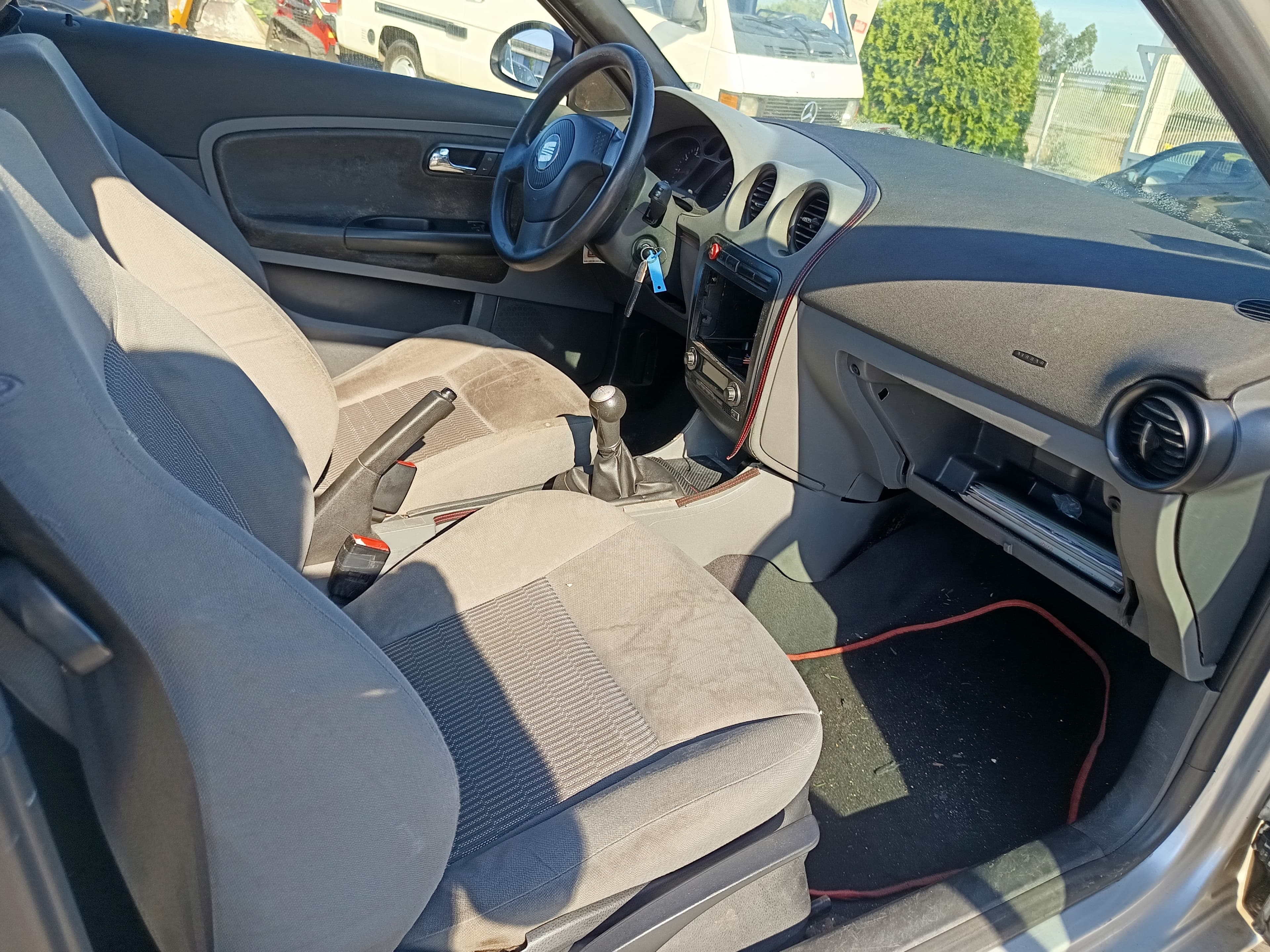 Seat Ibiza · Ano 2002 — image 33