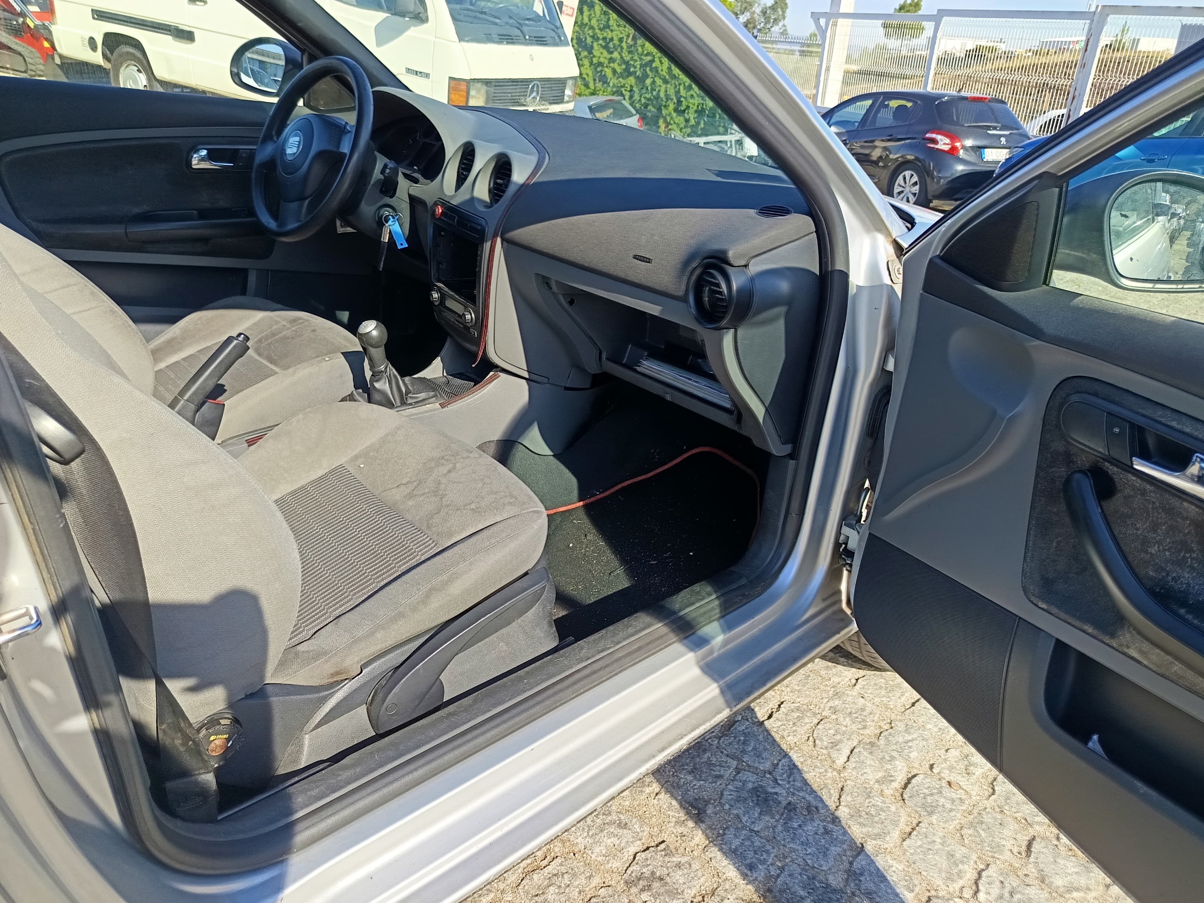 Seat Ibiza · Ano 2002 — image 31