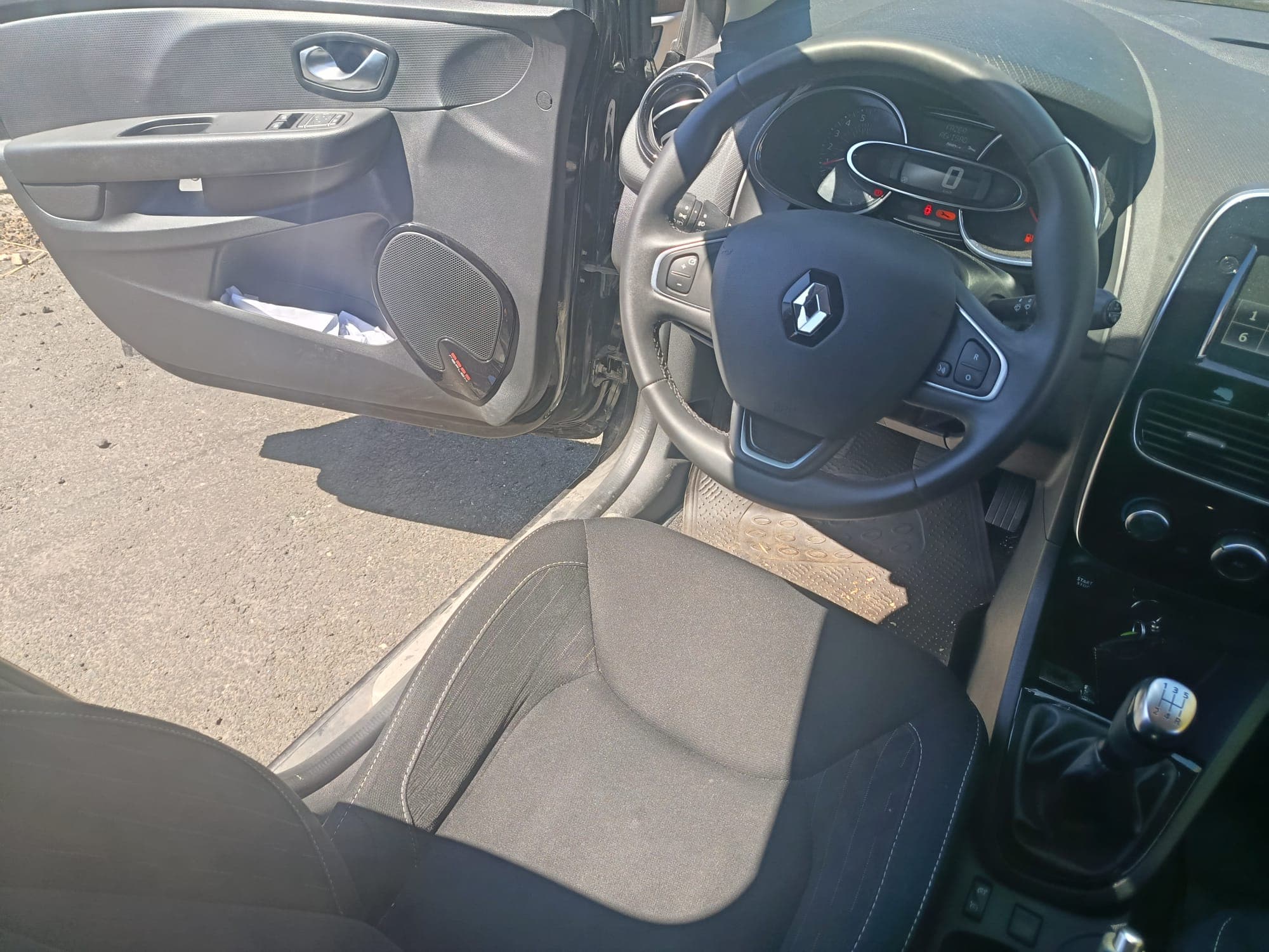 Renault Clio 0.9 TCe · Ano 2019 — imagem 14