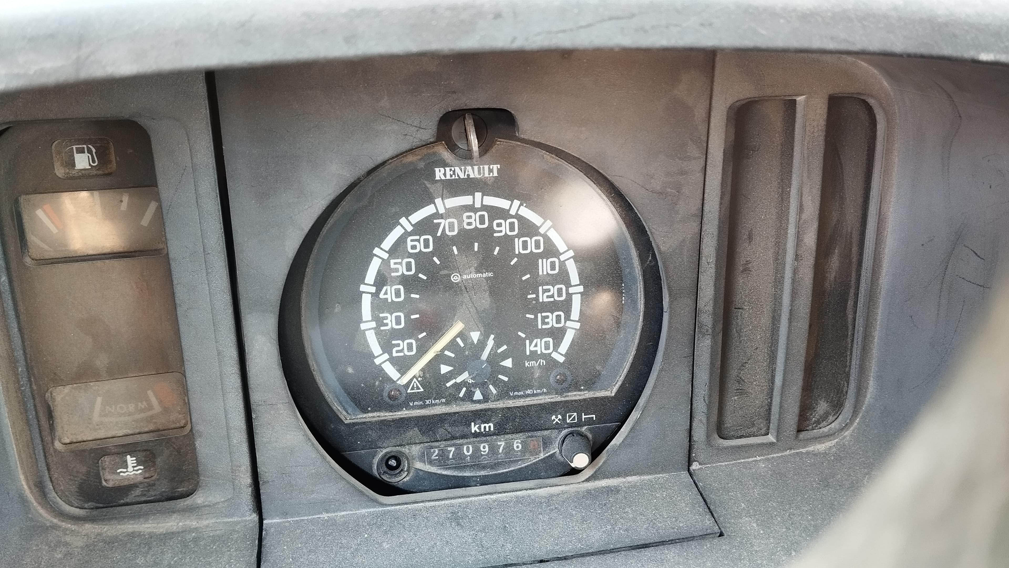 Ford Transit · Ano 1993 — image 8