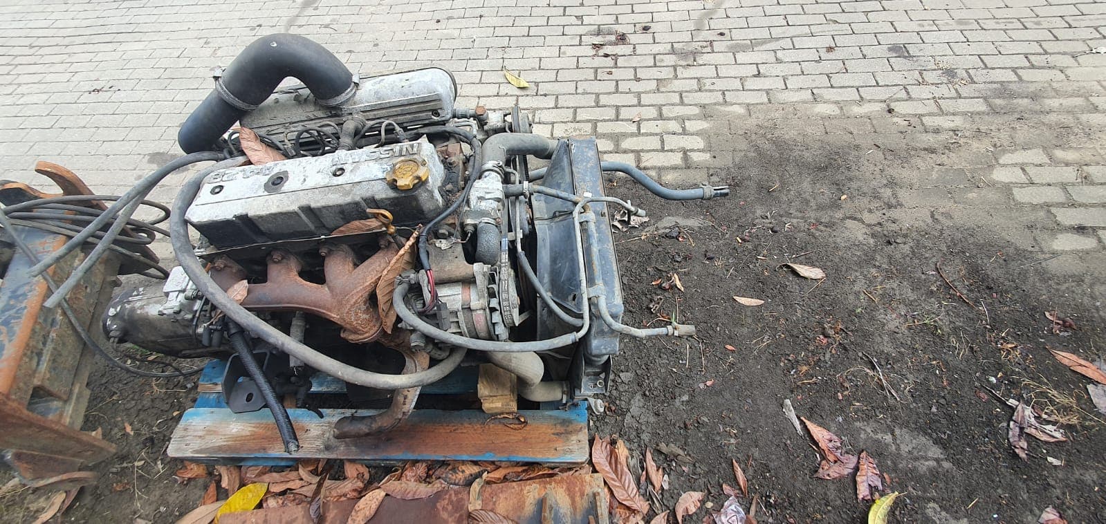 Motor Nissan — image 4