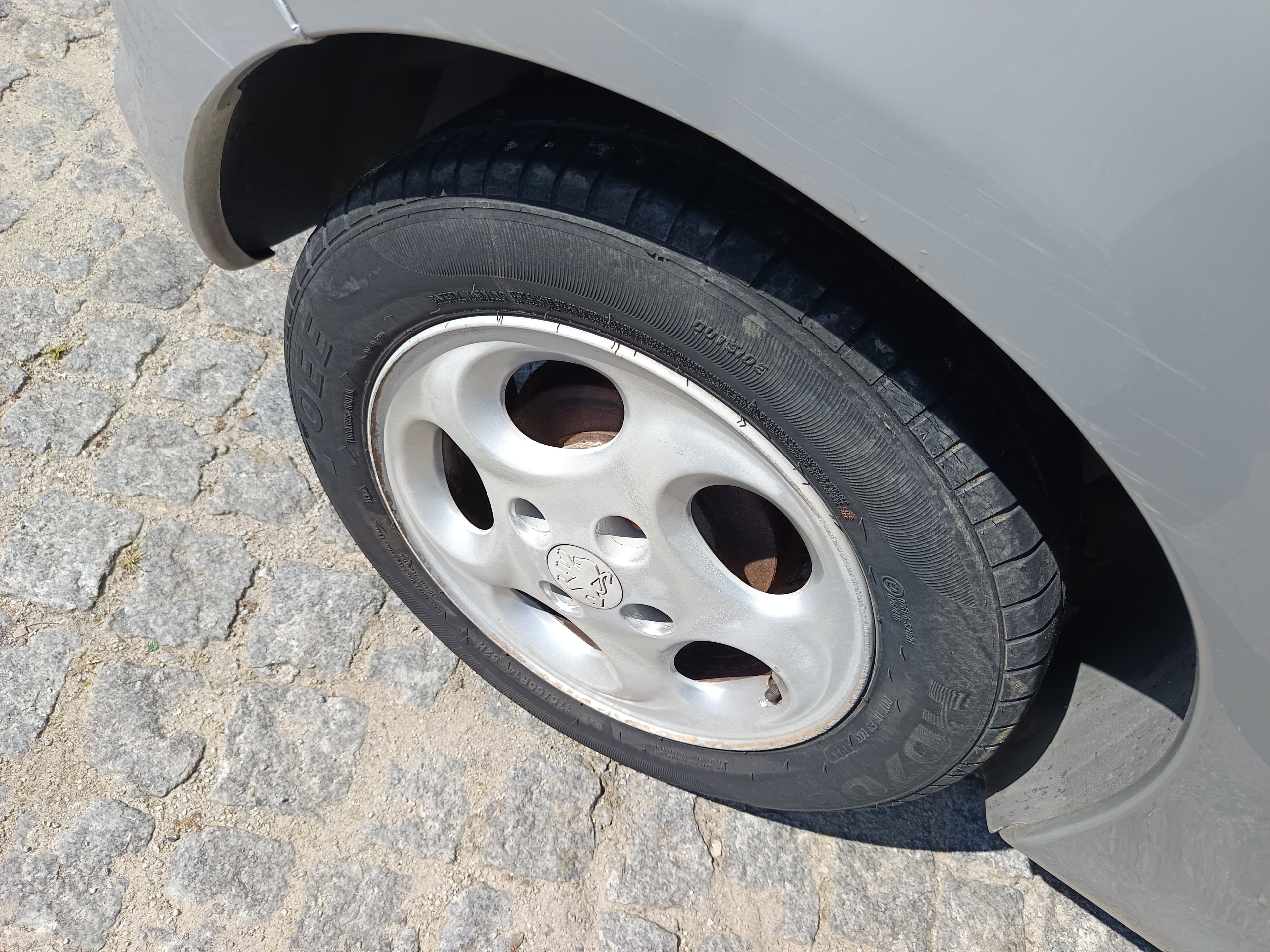 Peugeot 206 · Ano 2001 — imagem 8