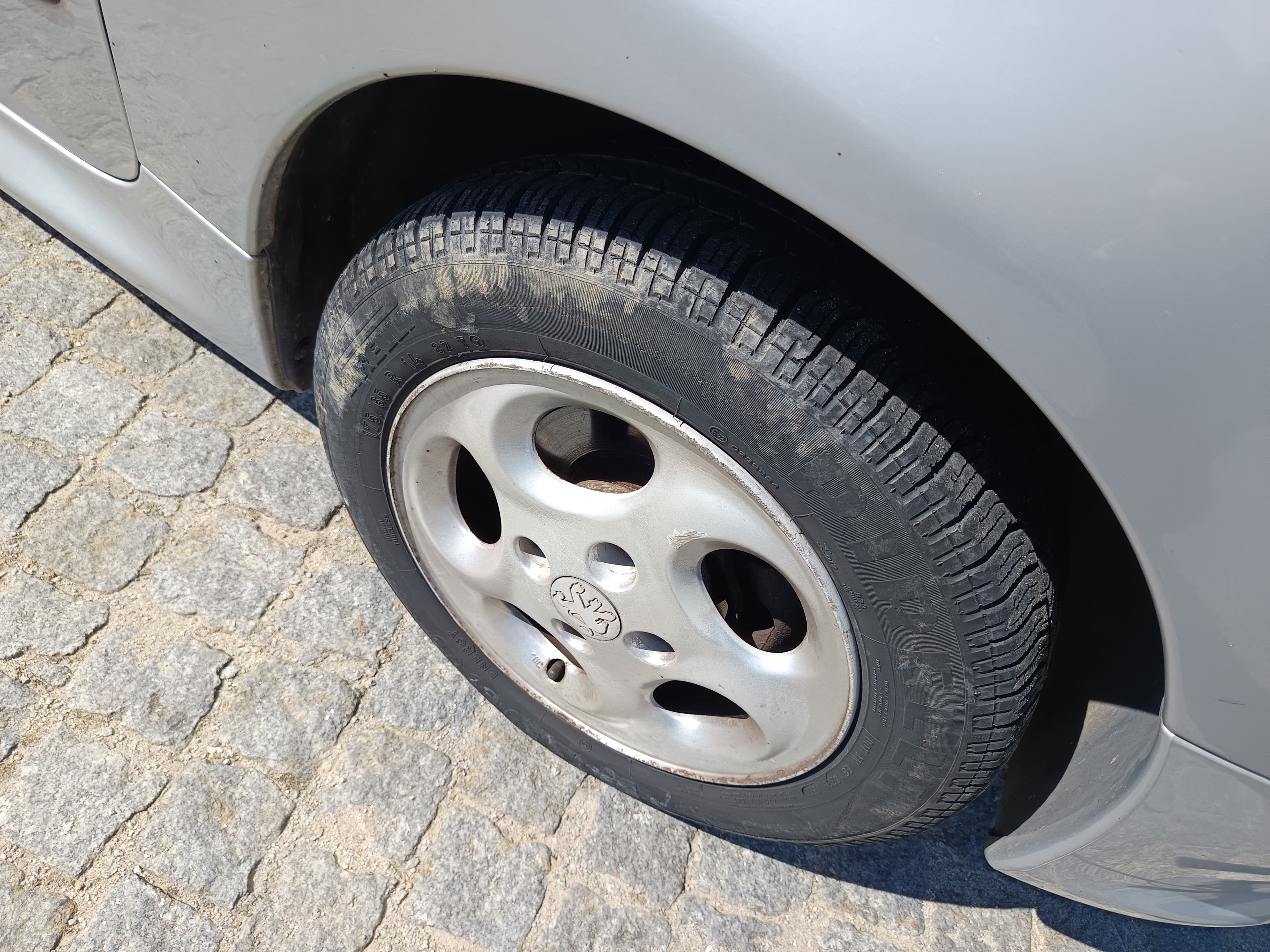 Peugeot 206 · Ano 2001 — imagem 7