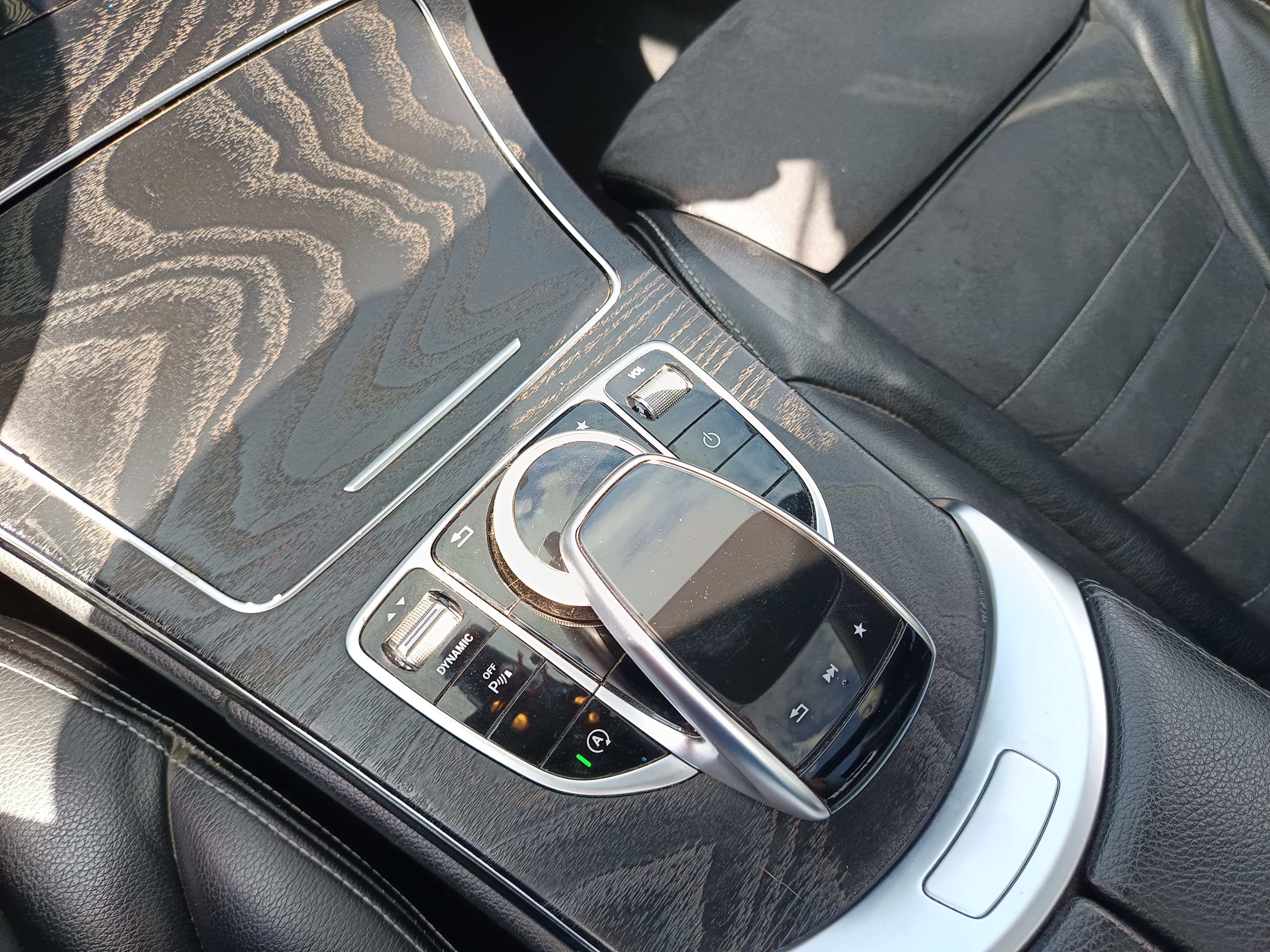 Mercedes-Benz C220 AMG · Ano 2017 — image 39