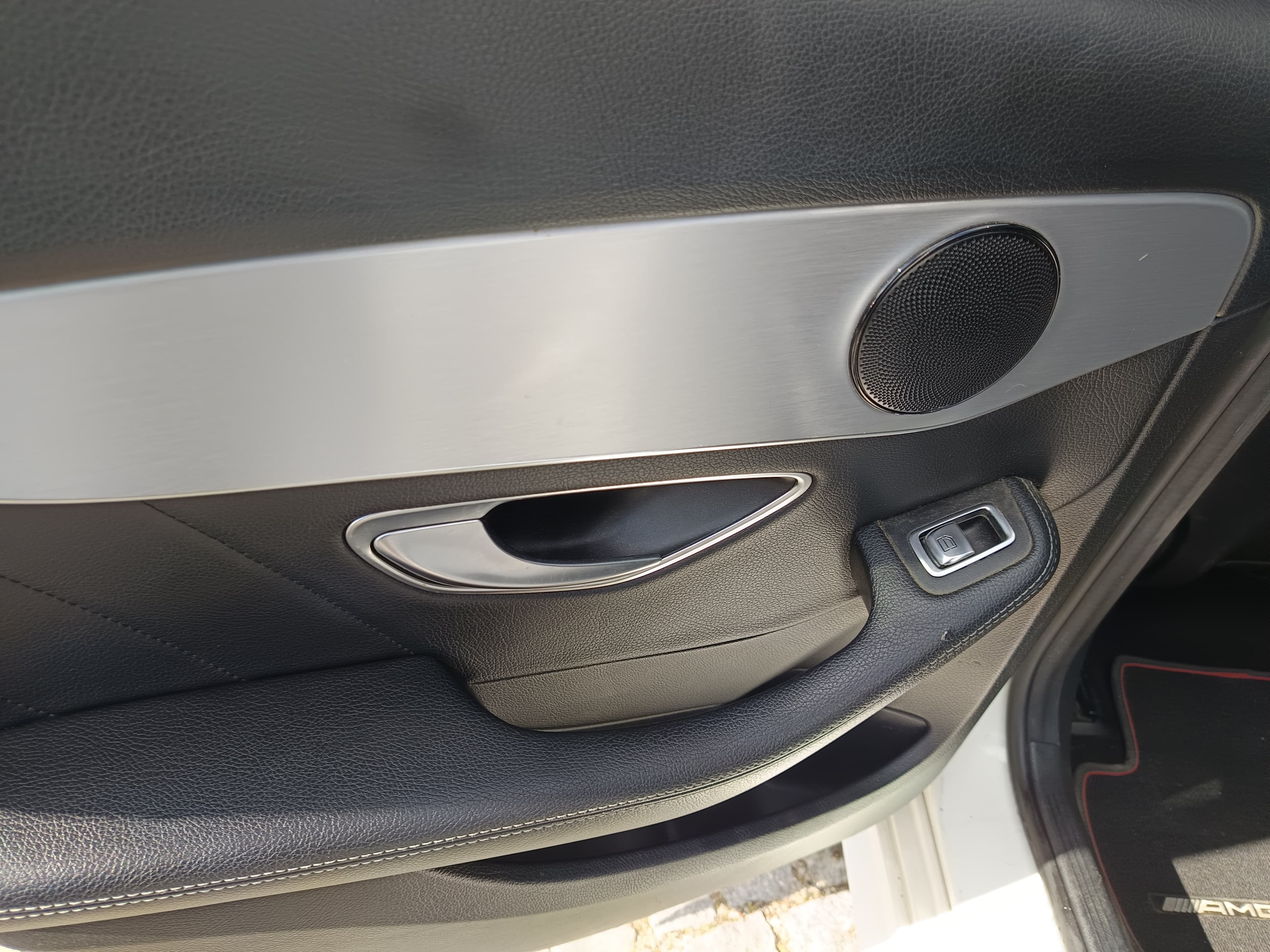 Mercedes-Benz C220 AMG · Ano 2017 — image 28