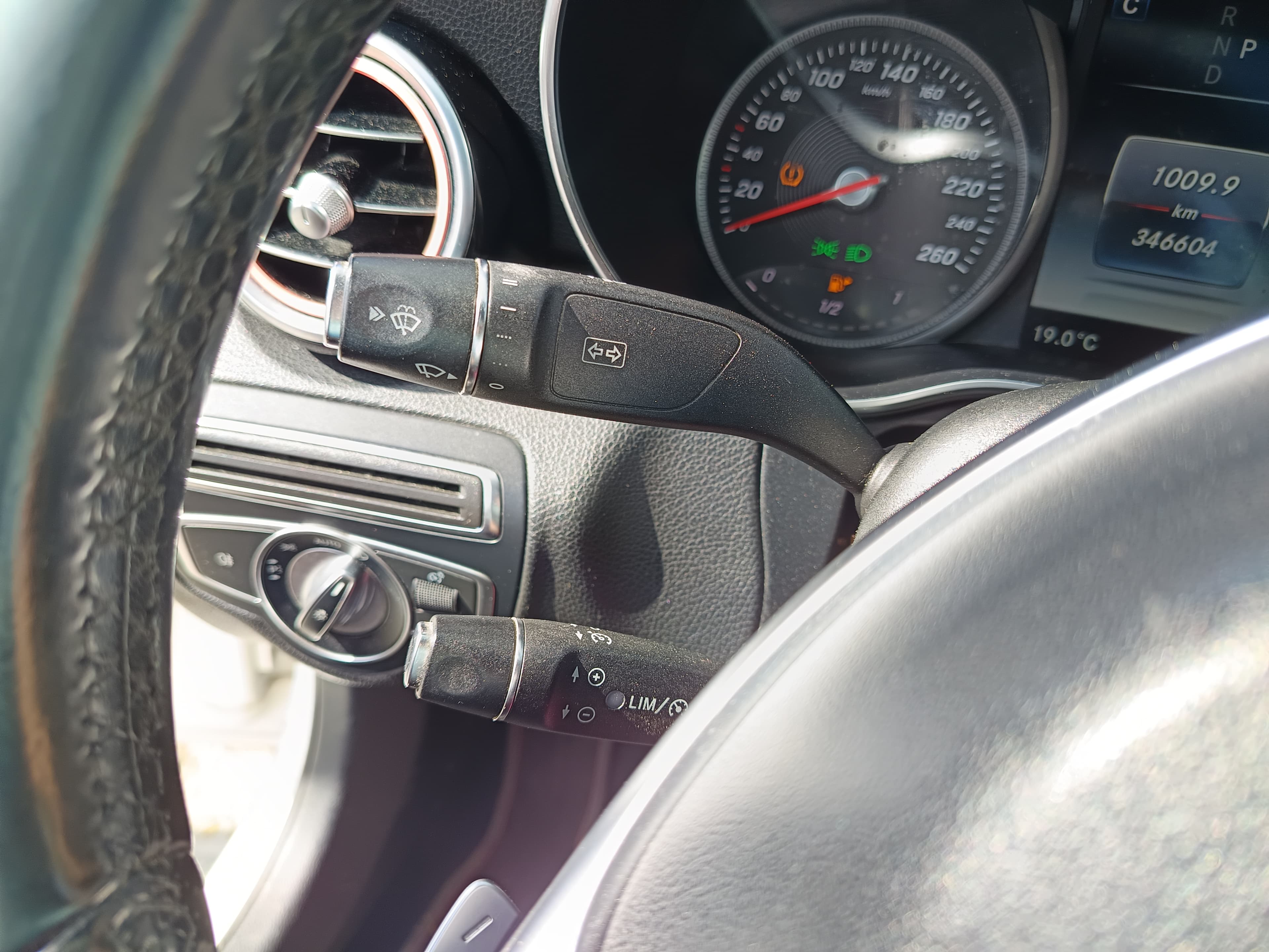 Mercedes-Benz C220 AMG · Ano 2017 — image 45