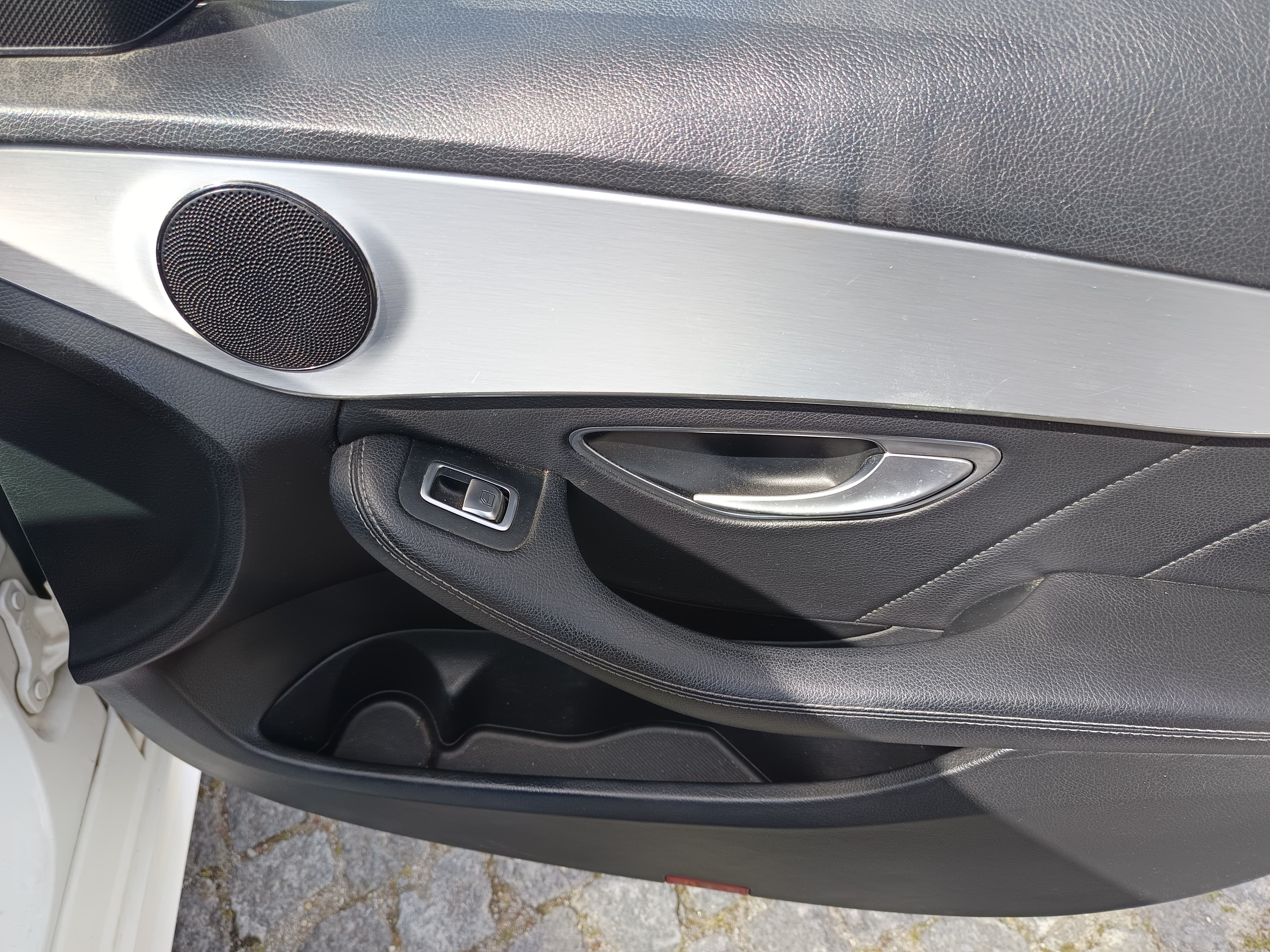 Mercedes-Benz C220 AMG · Ano 2017 — image 24
