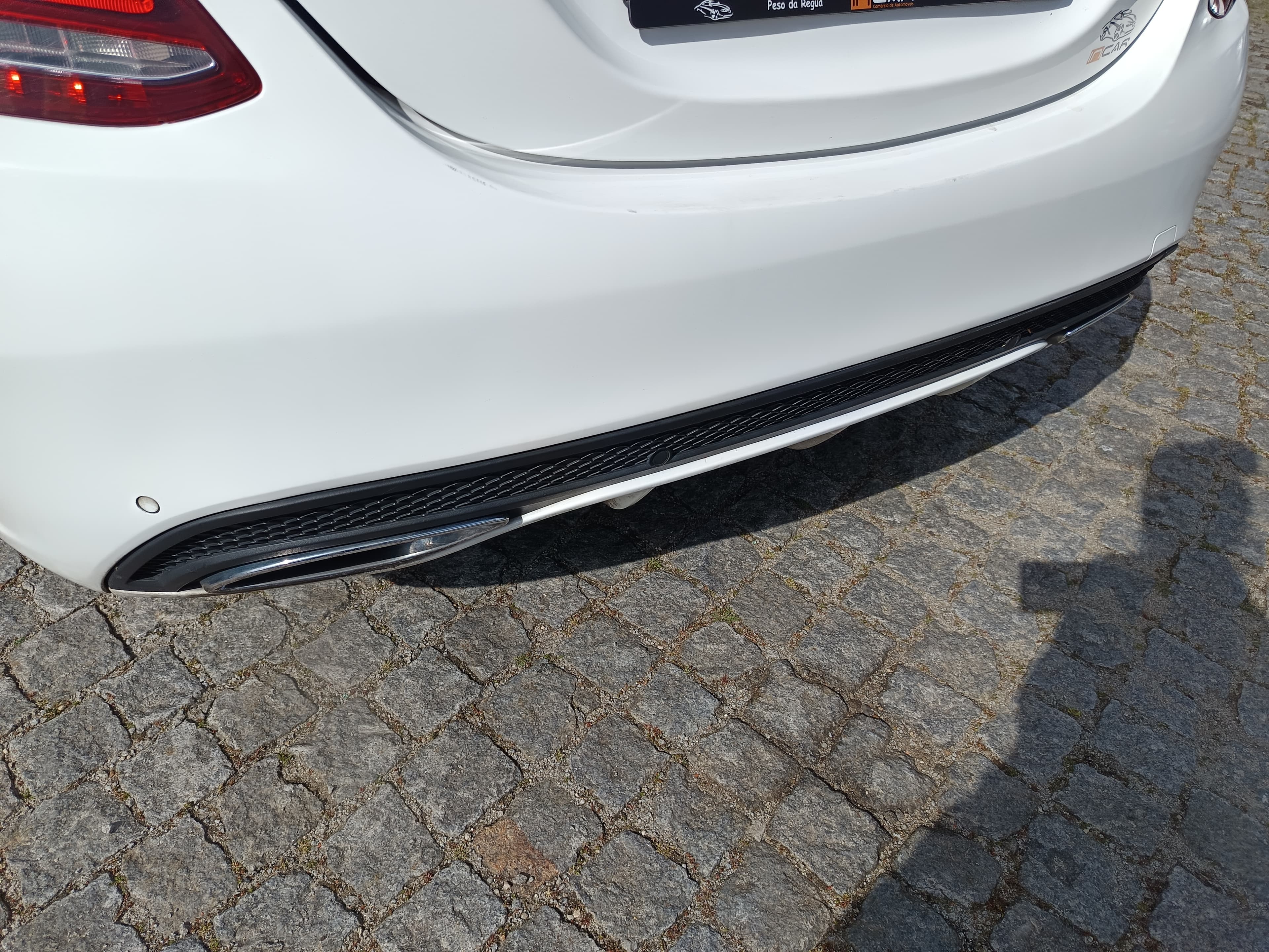 Mercedes-Benz C220 AMG · Ano 2017 — image 17