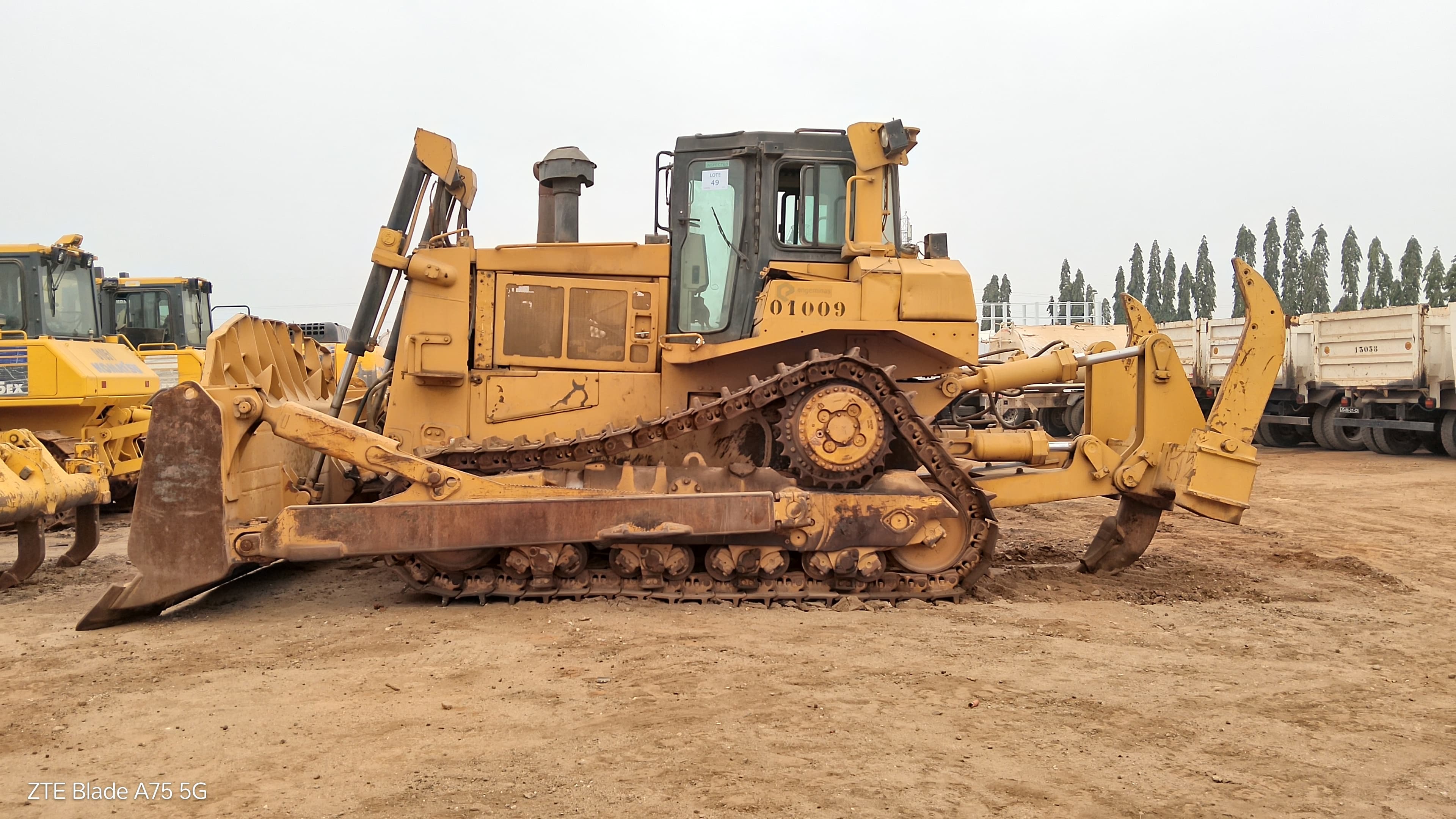 Trator de Rastos 40 T CATERPILLAR D8 R — imagem 3