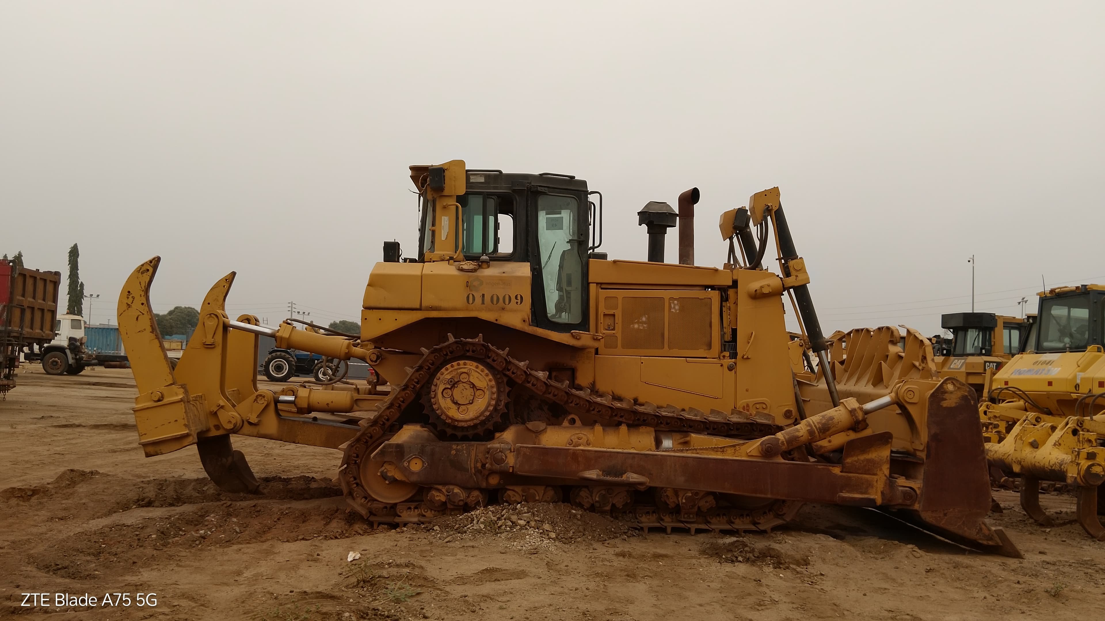 Trator de Rastos 40 T CATERPILLAR D8 R — imagem 4