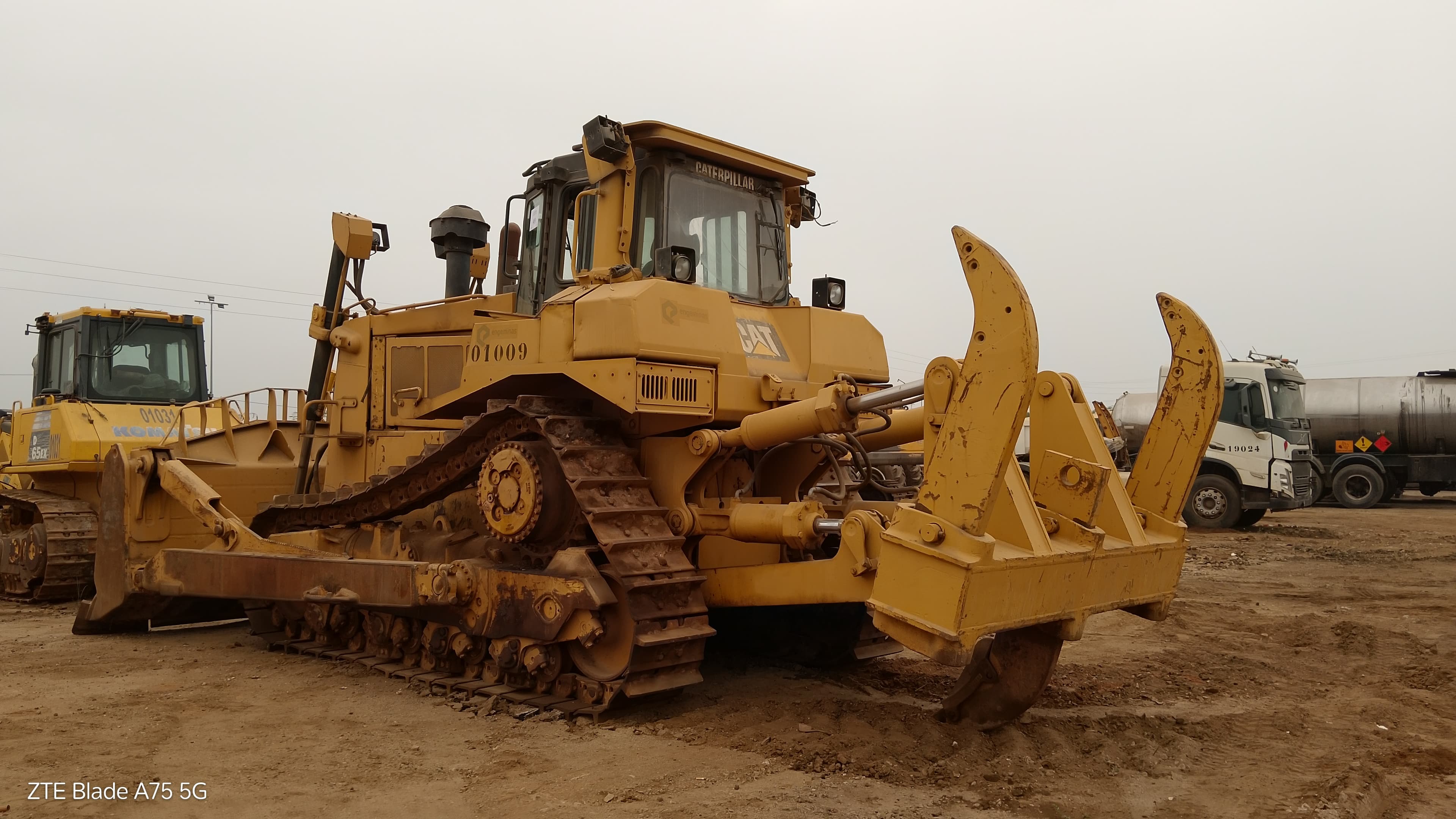 Trator de Rastos 40 T CATERPILLAR D8 R — imagem 6