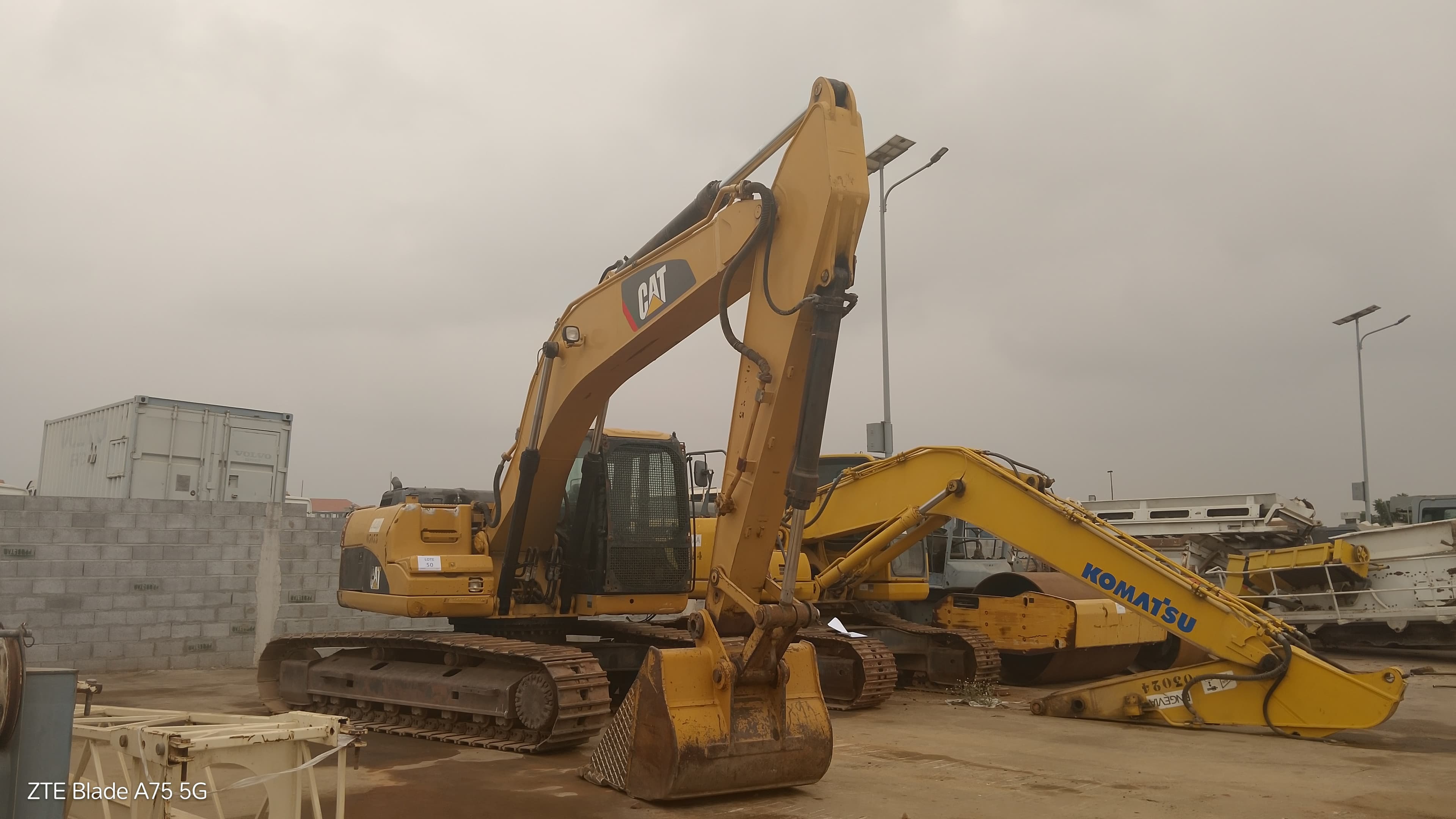 Escavadora de Rastos 20 T CATERPILLAR 320 D — imagem 2