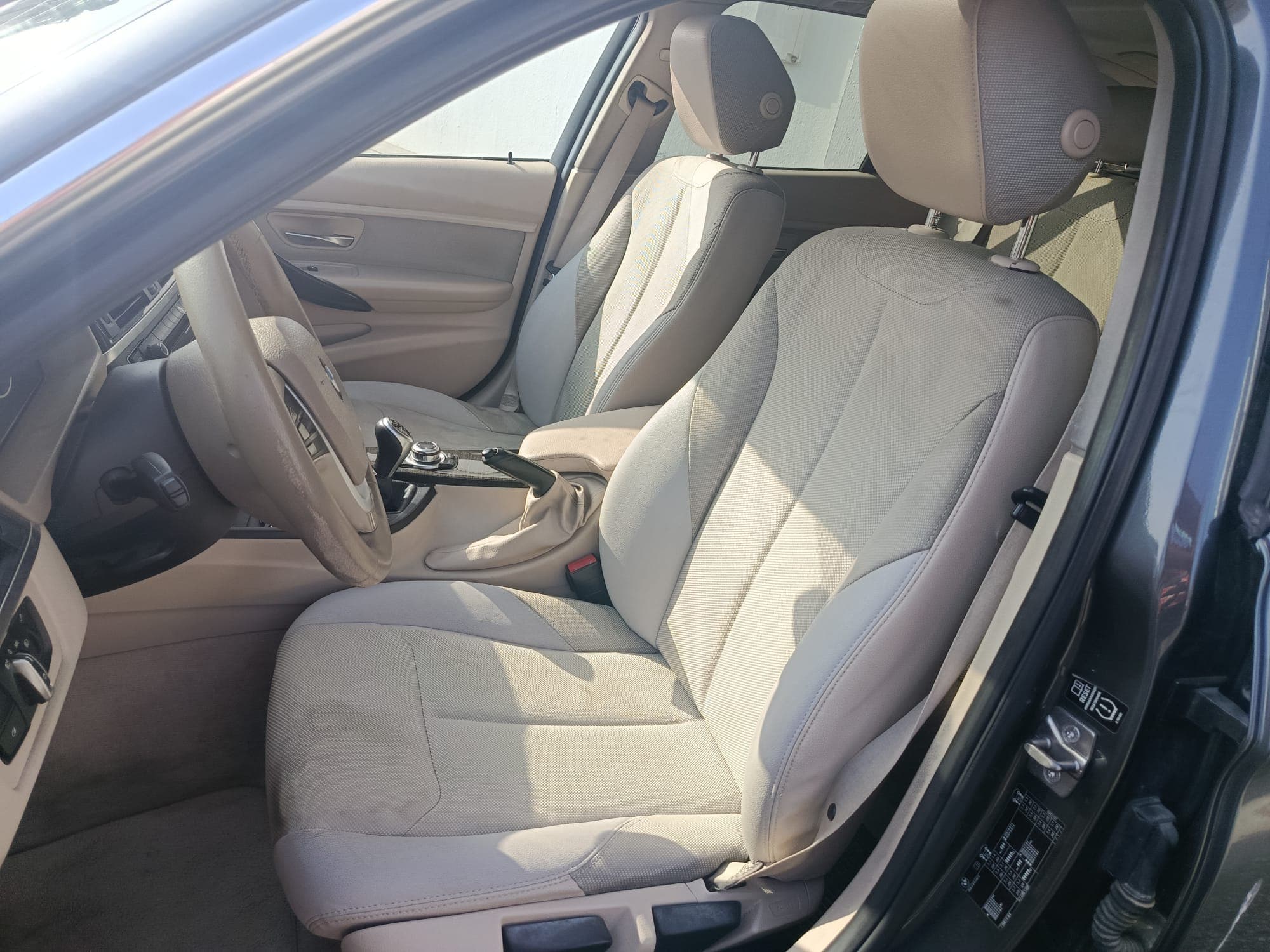 BMW 320d · Ano 2013 — imagem 24
