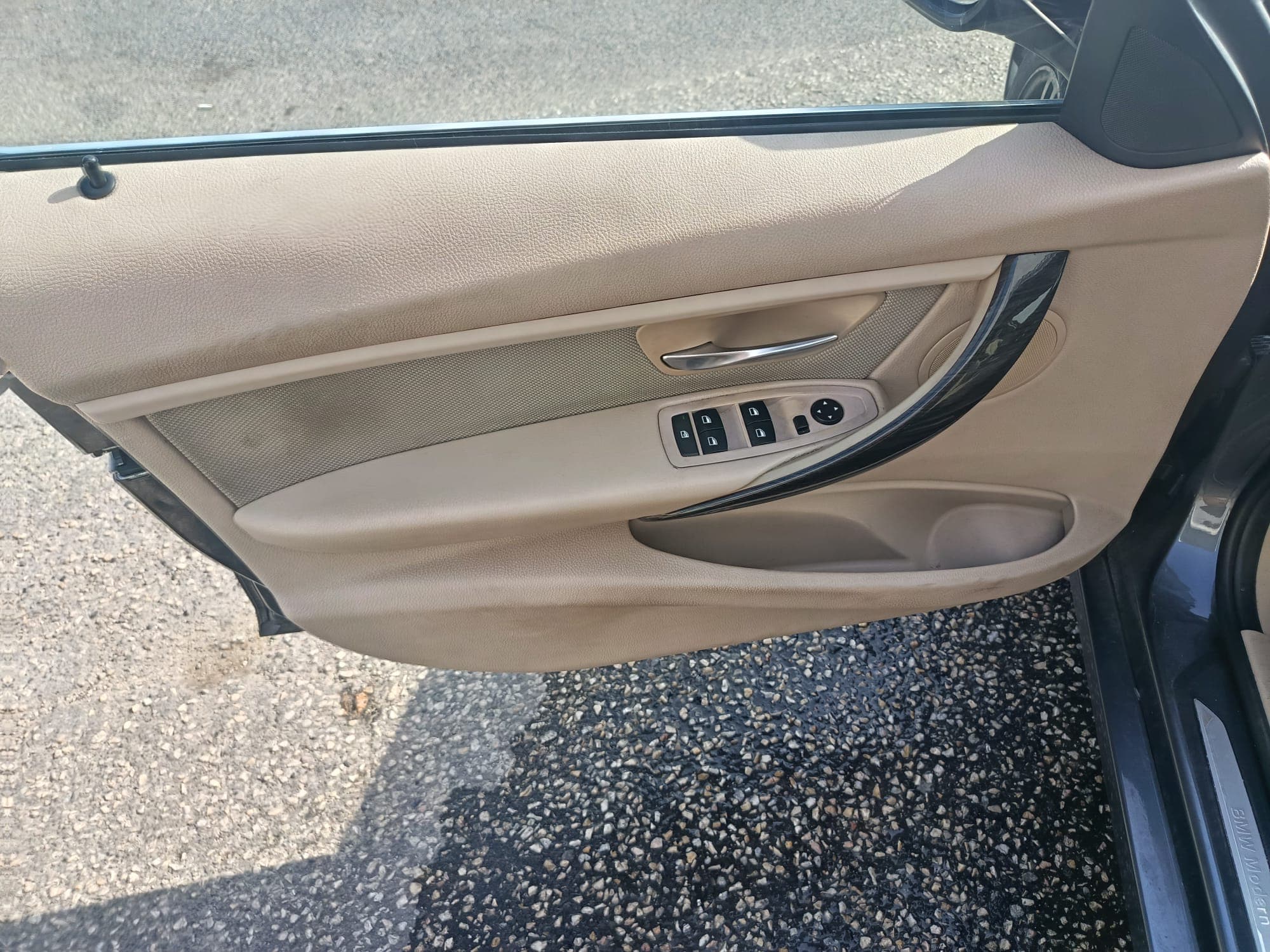 BMW 320d · Ano 2013 — imagem 22