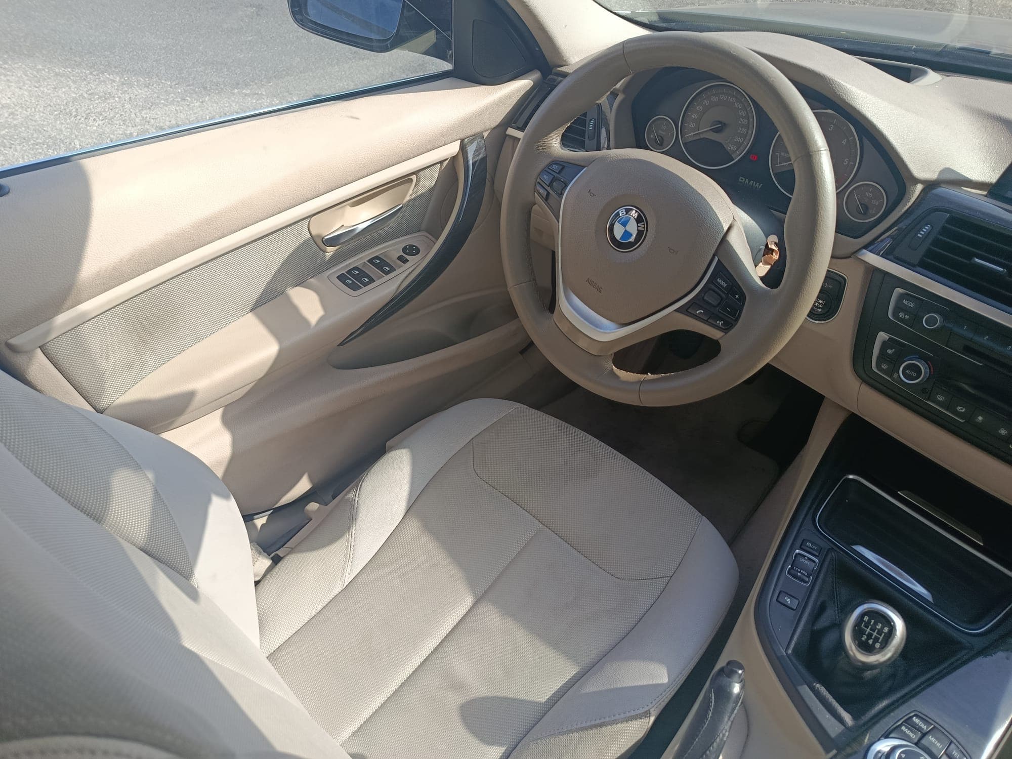 BMW 320d · Ano 2013 — imagem 27
