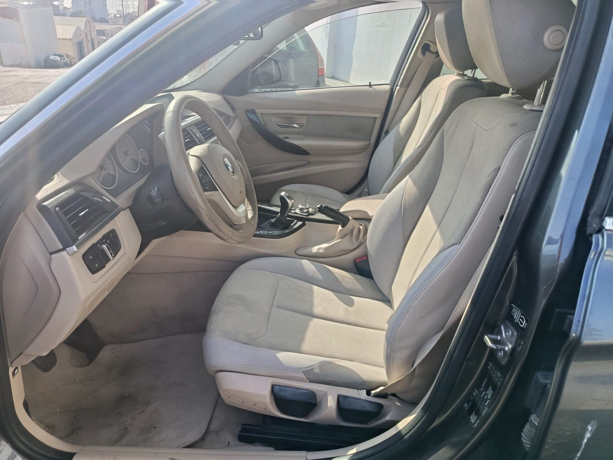 BMW 320d · Ano 2013 — imagem 23
