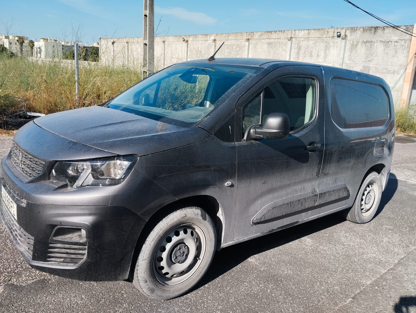 Peugeot E Partner · Ano 2023 — imagem 1