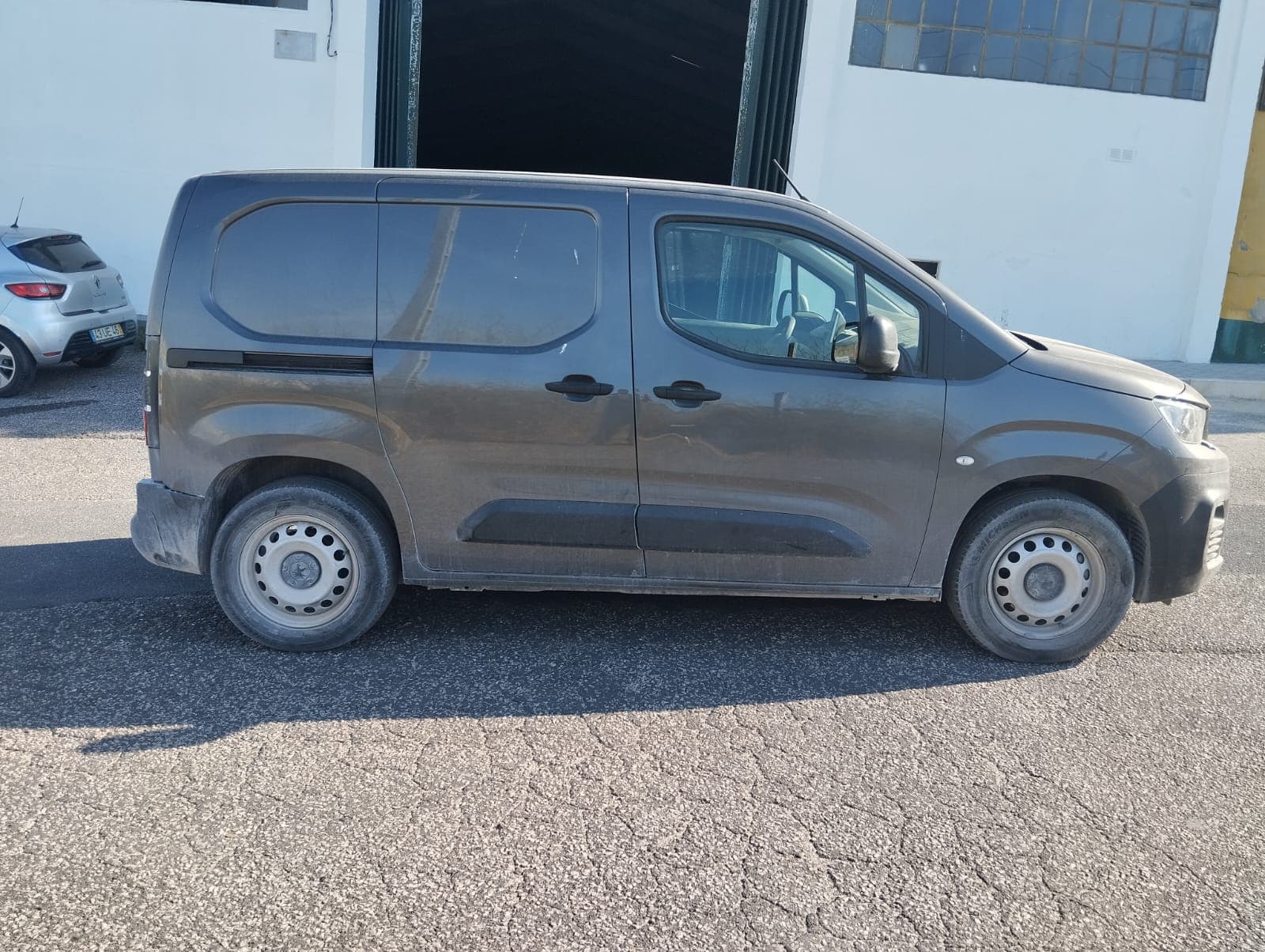 Peugeot E Partner · Ano 2023 — imagem 7