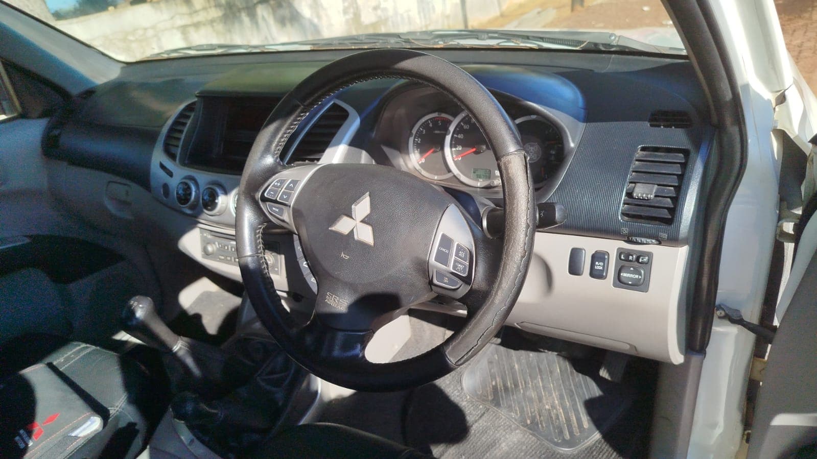 Mitsubishi Triton - 2015 — image 11