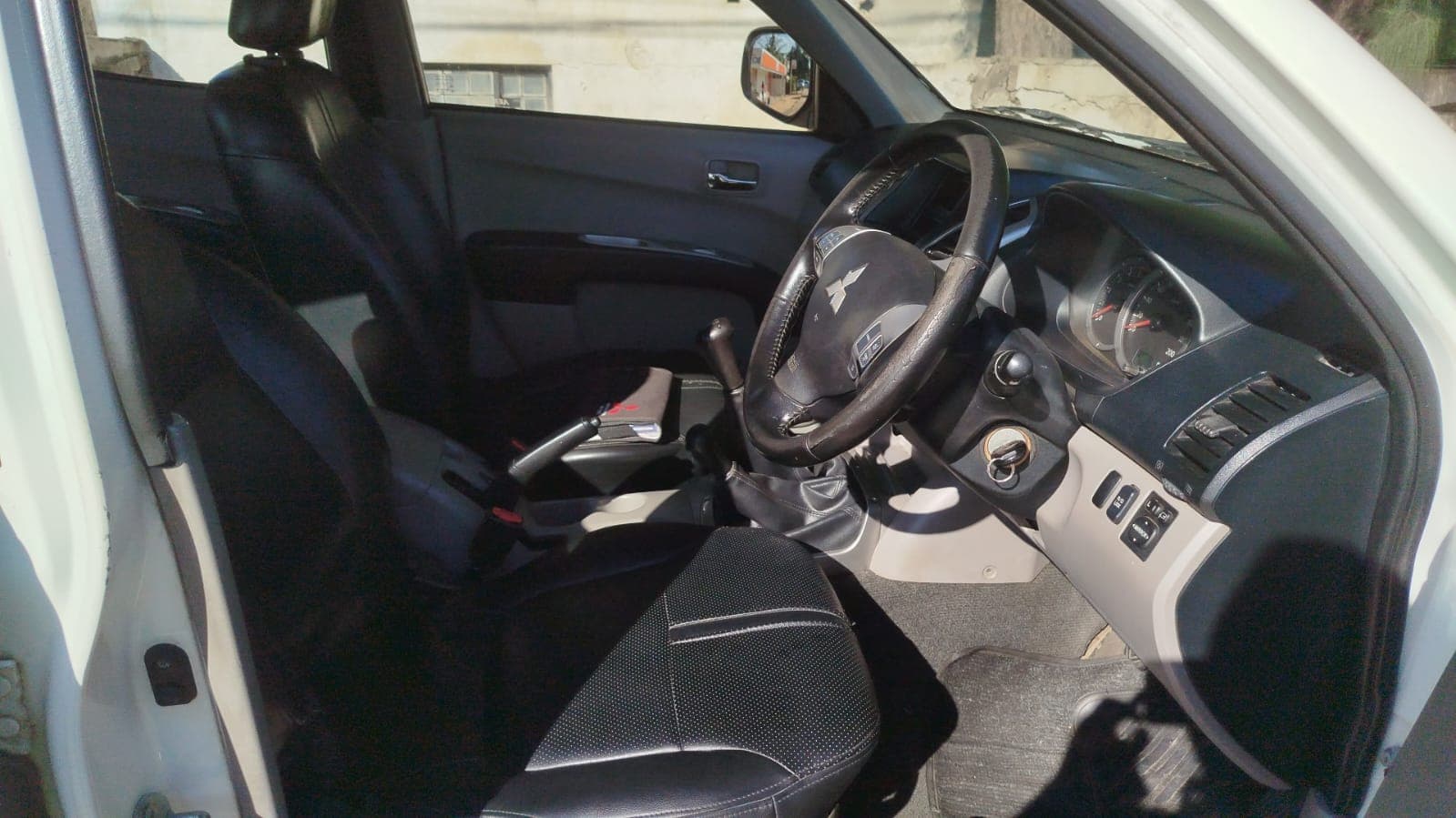Mitsubishi Triton - 2015 — image 14