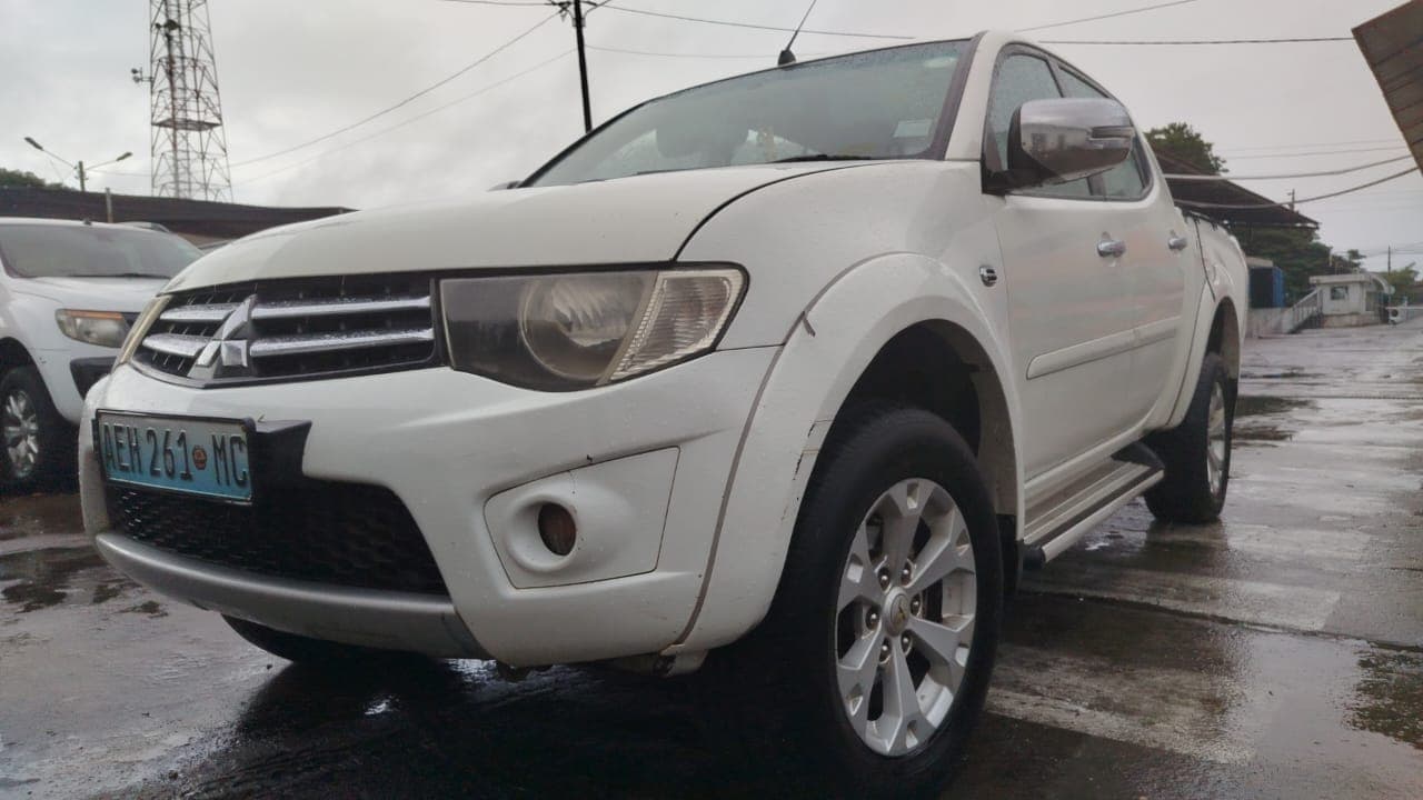 Mitsubishi  Triton - 2014