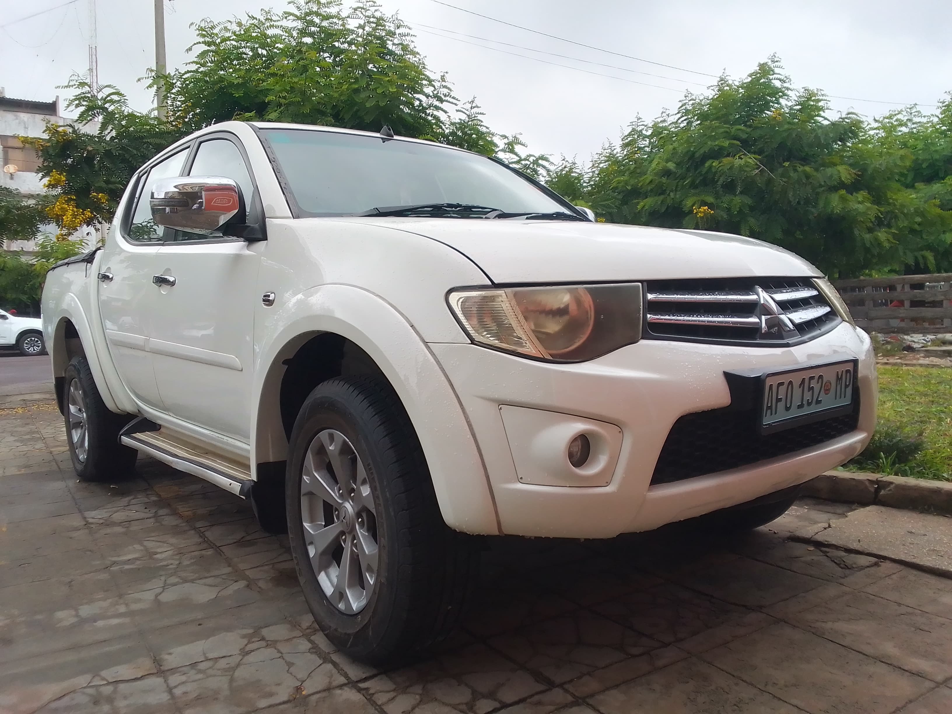 Mitsubishi - 2016