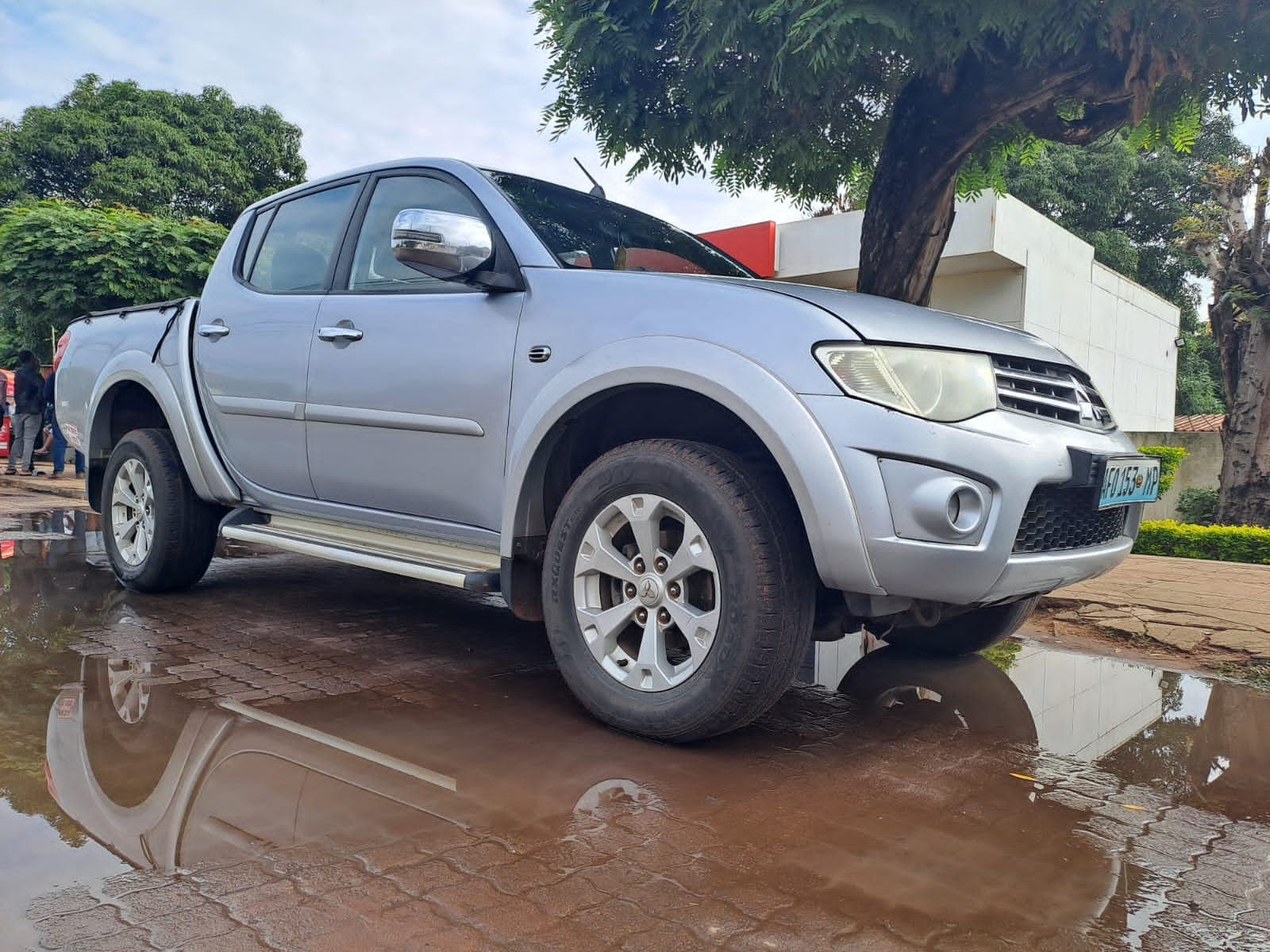 Mitsubishi — image 4