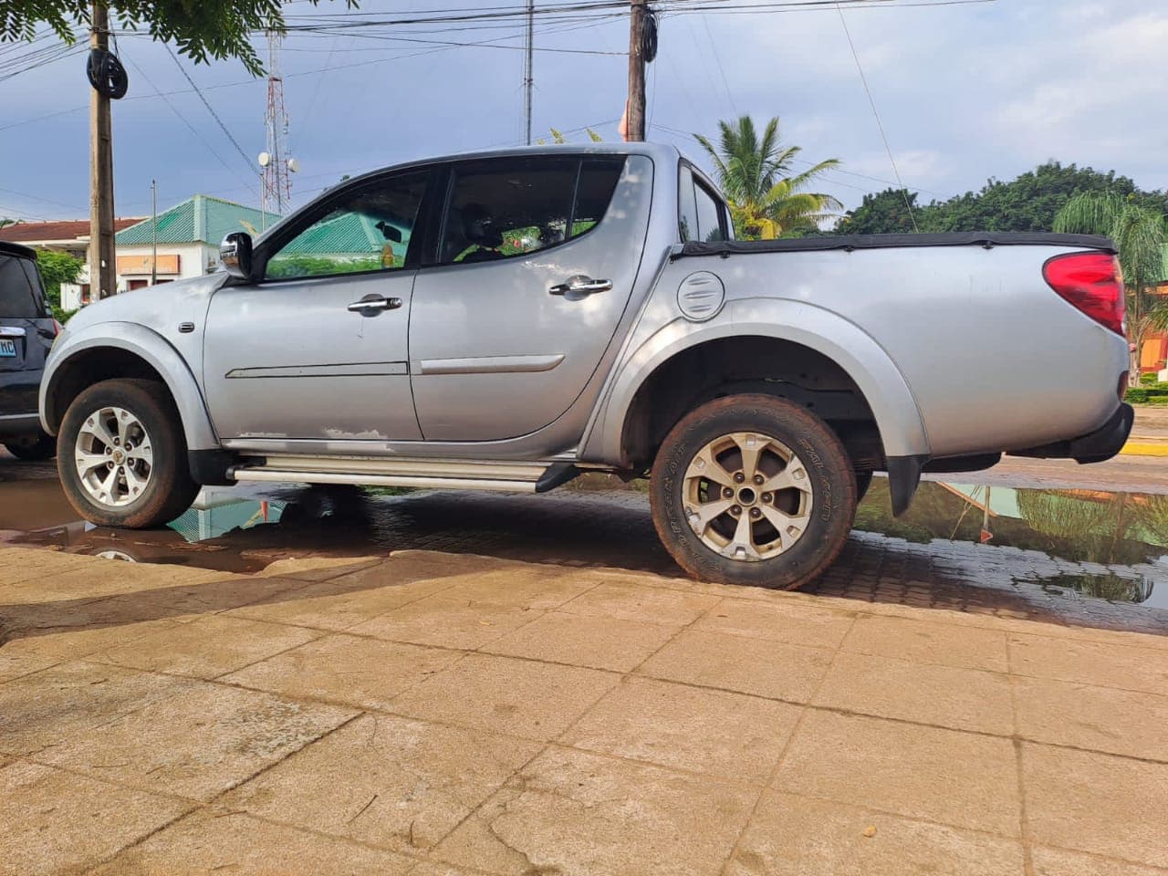Mitsubishi — image 5