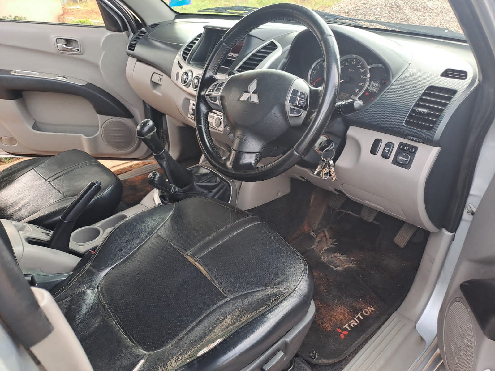 Mitsubishi — image 10