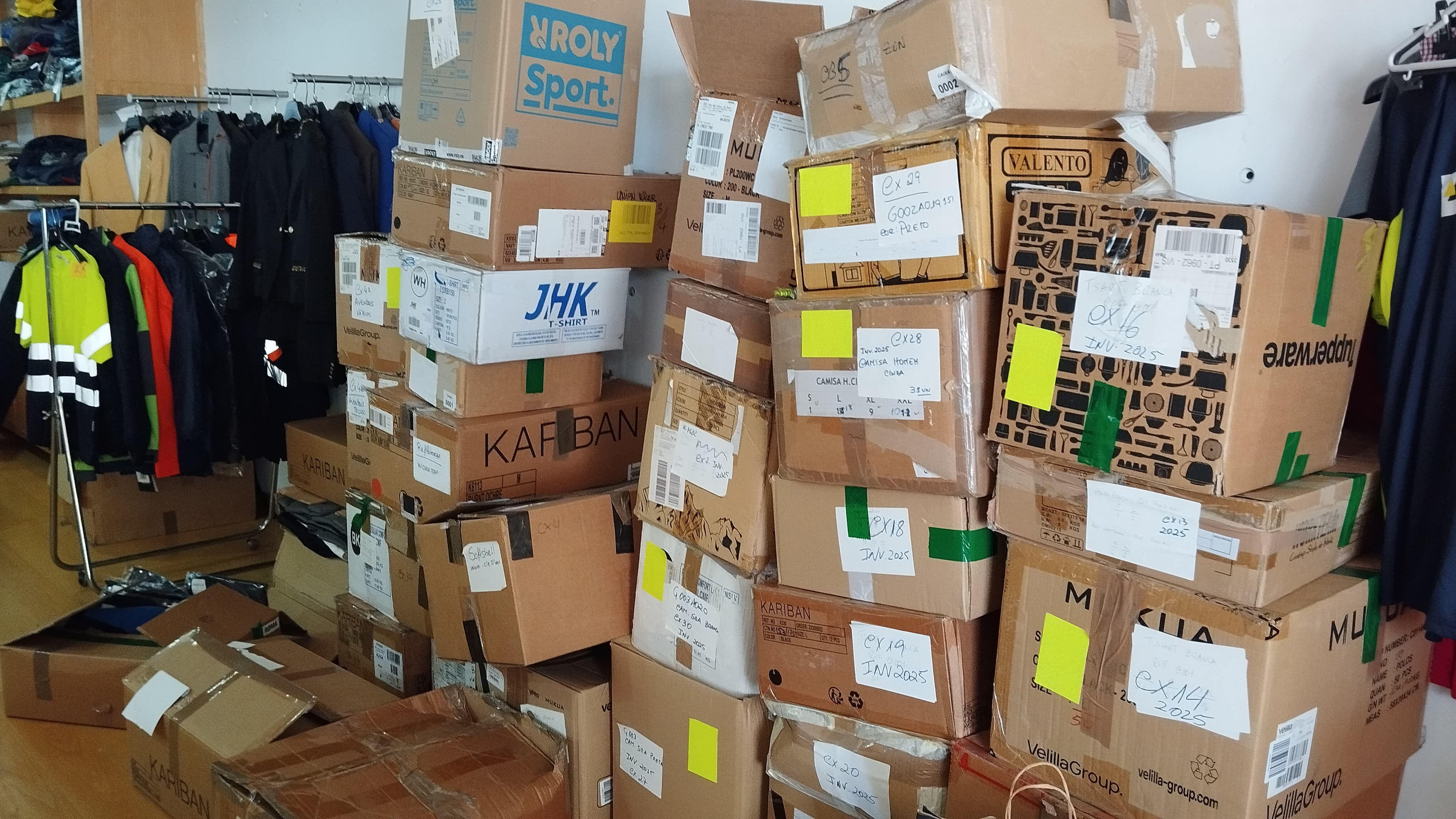 Stock de Vestuário e Calçado — imagem 17