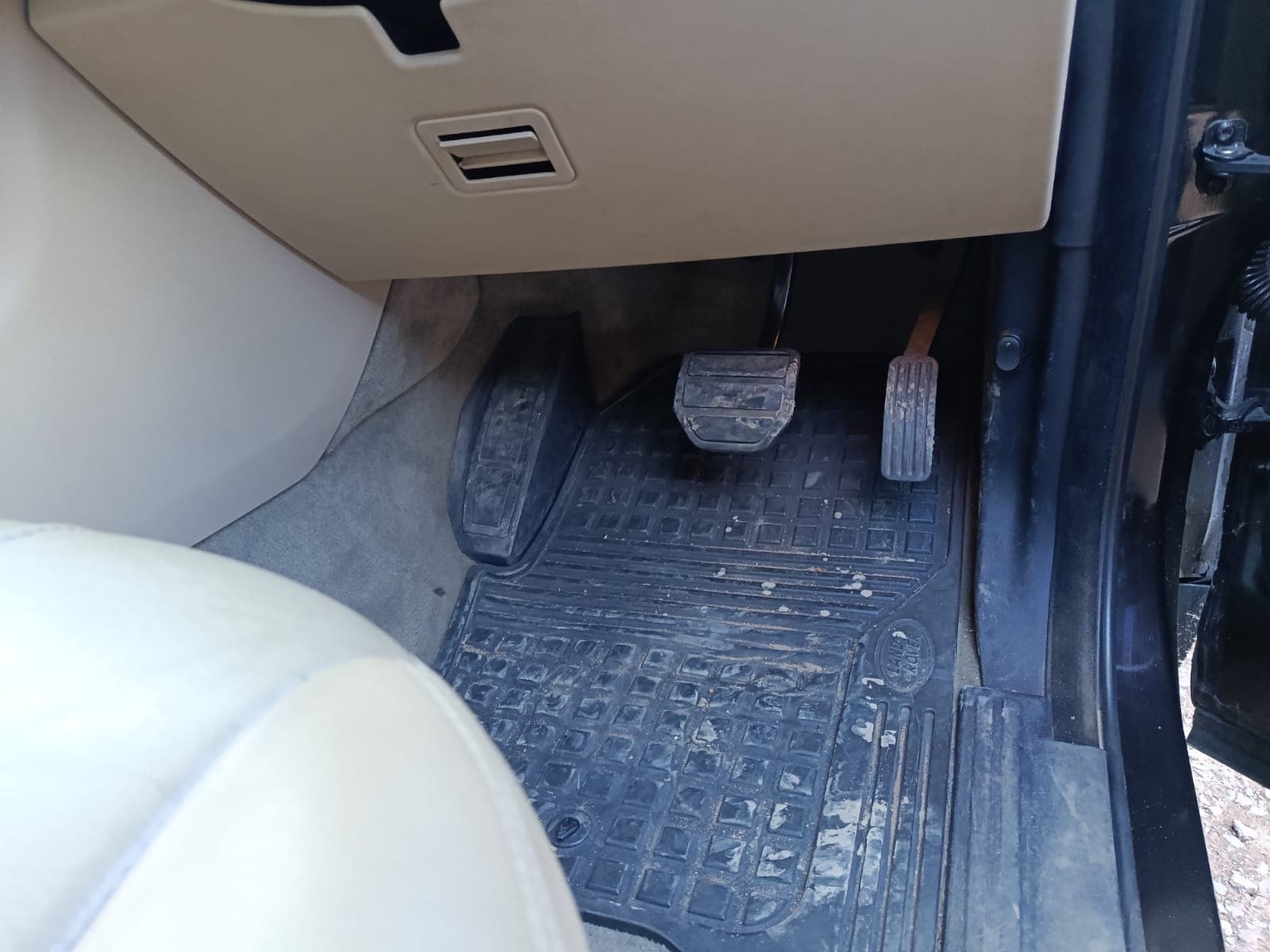 Land Rover Discovery 4 TDV6 S_2,78m - 2010 — imagem 13