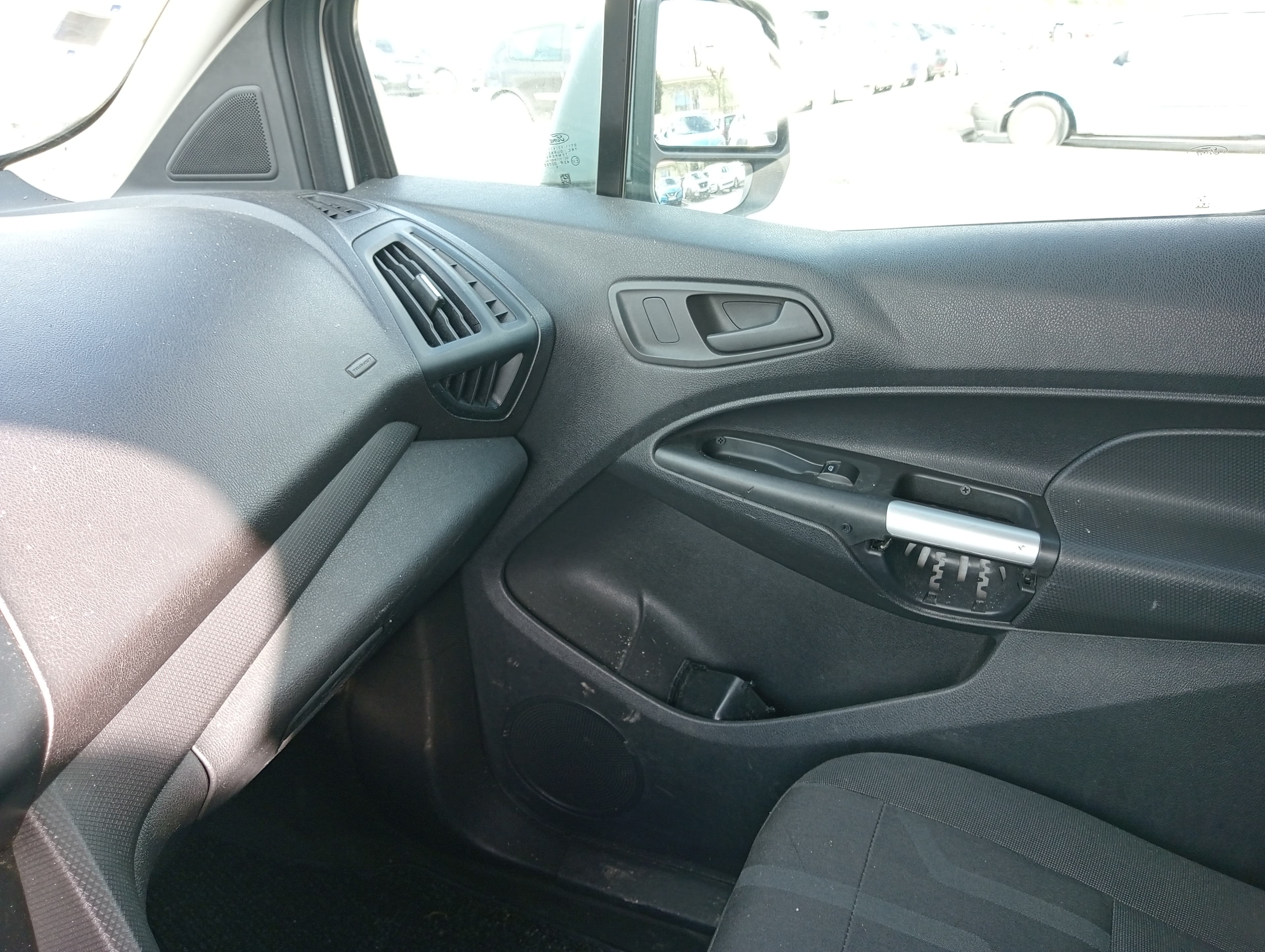 Ford Transit Connect · Ano 2015 — imagem 9