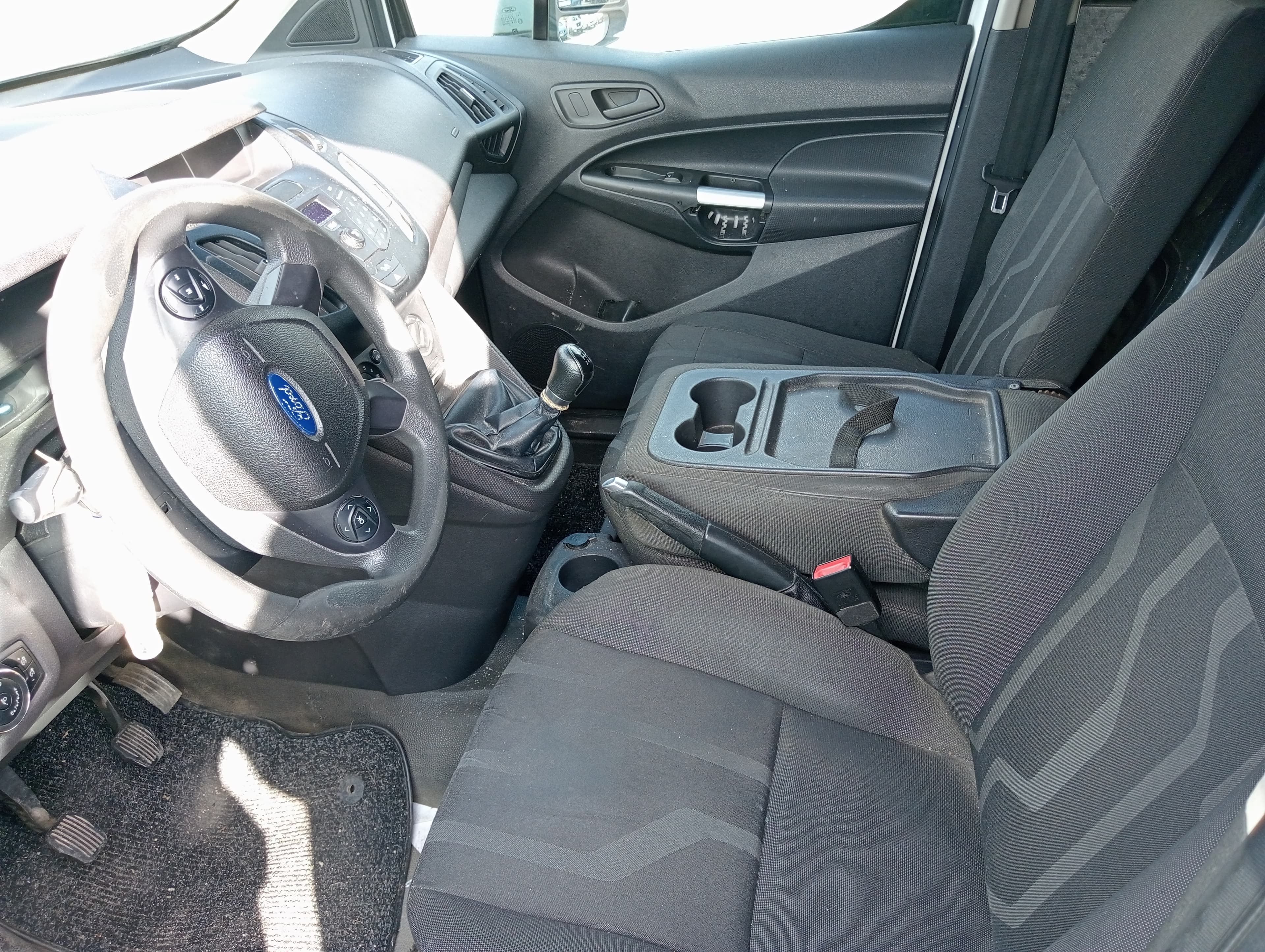 Ford Transit Connect · Ano 2015 — imagem 6
