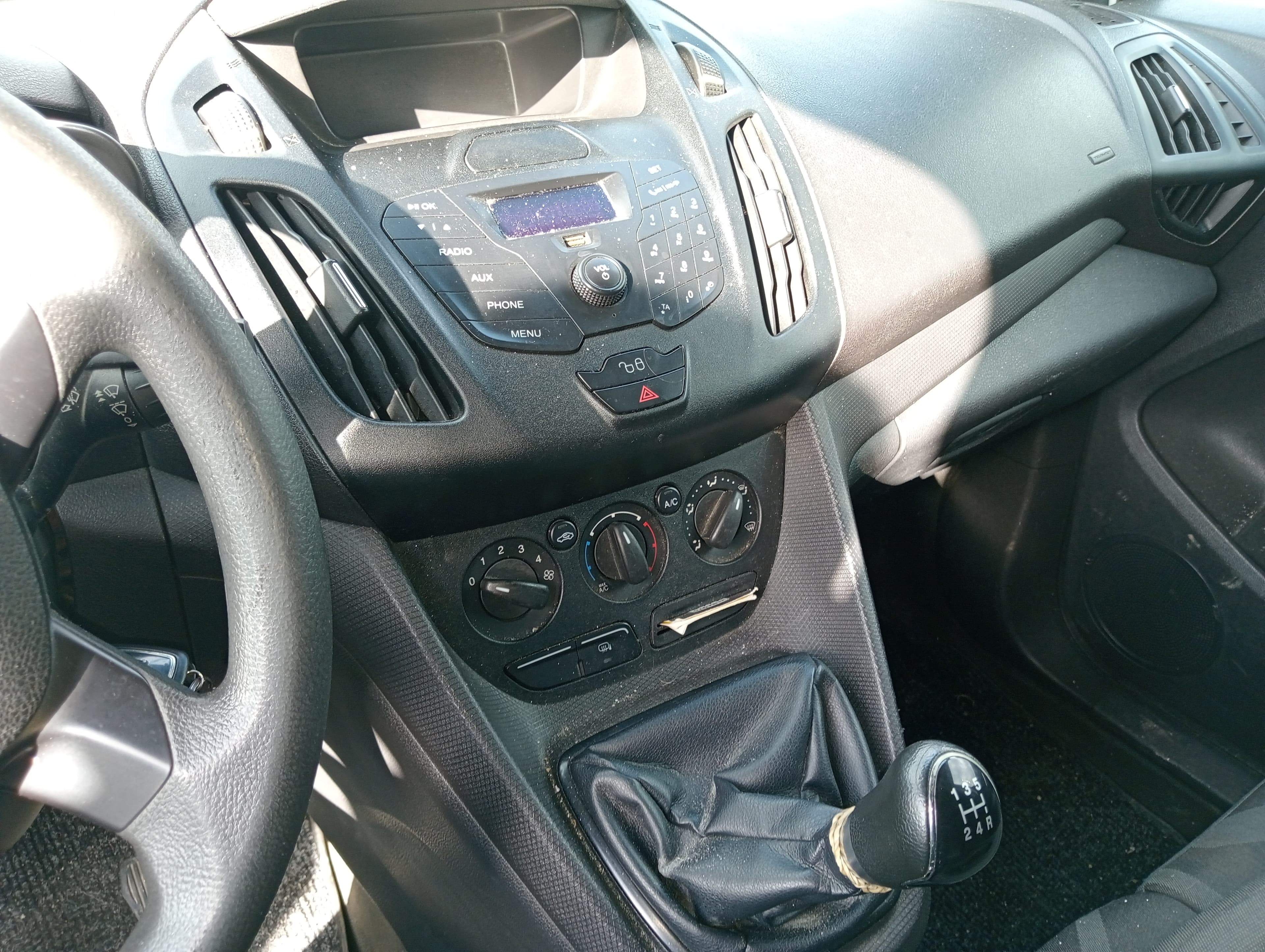 Ford Transit Connect · Ano 2015 — imagem 7